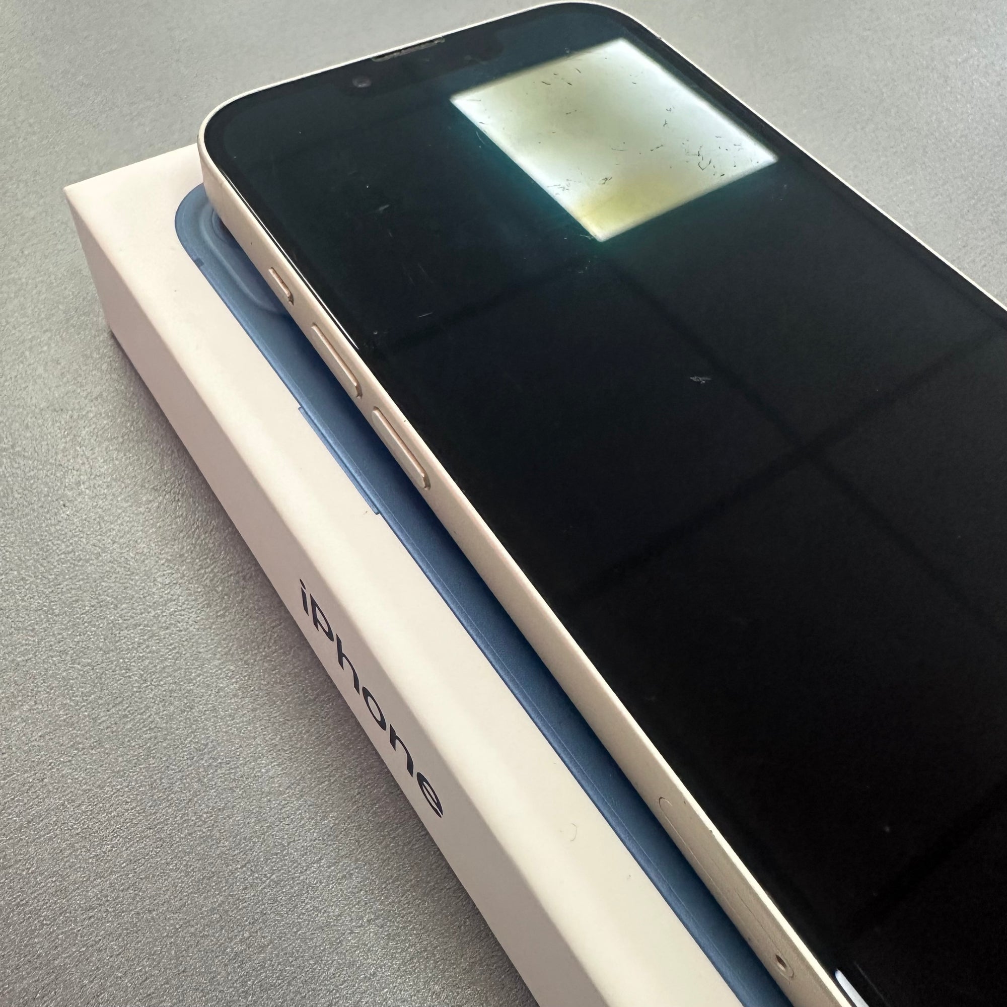 Apple iPhone 13 128GB Starlight - 88% Battery Health