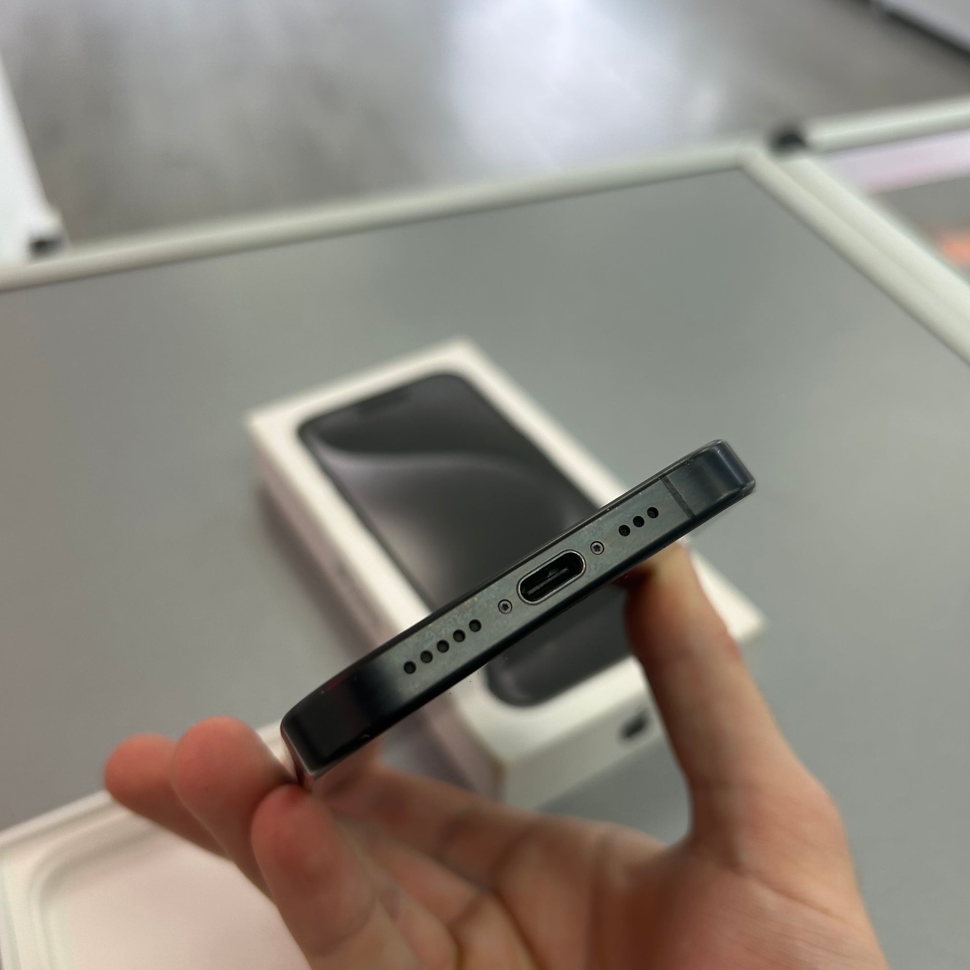 Apple iPhone 15 Pro 128GB Black Titanium - 91% Battery Health