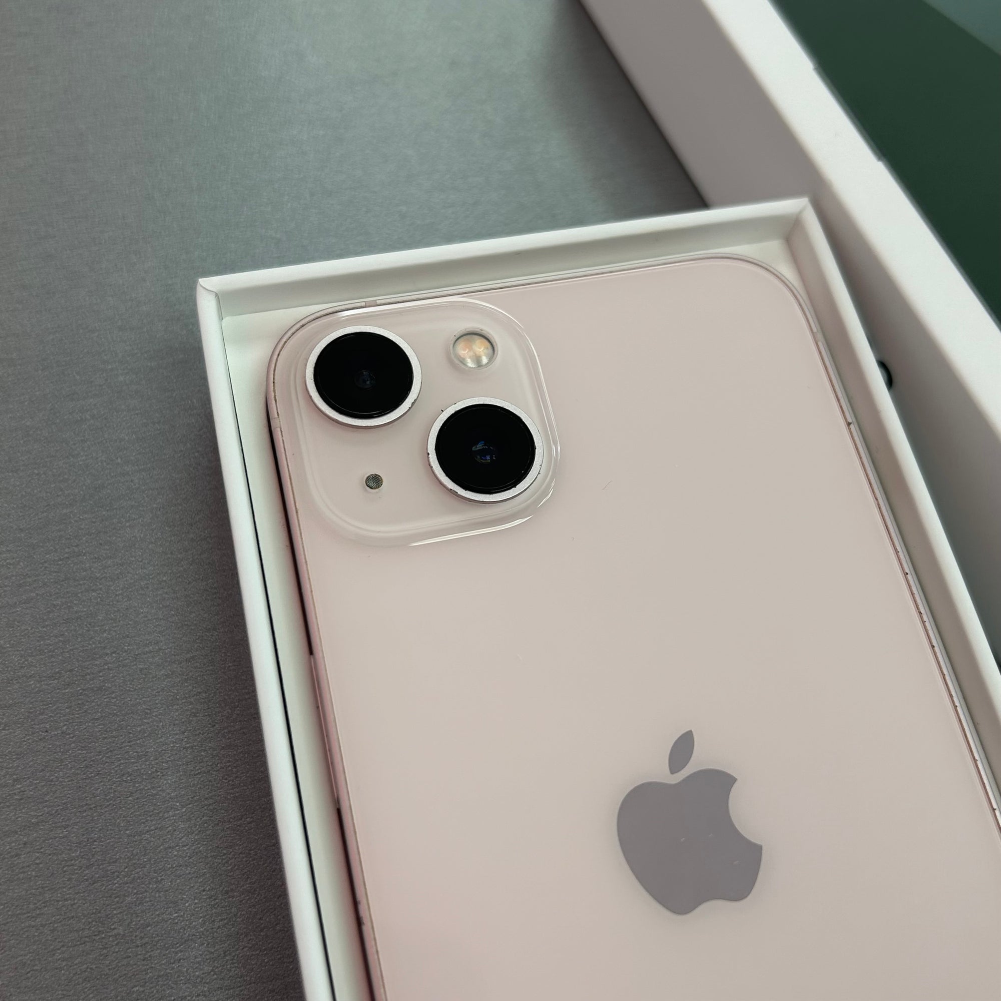 Apple iPhone 13 128GB Pink - 100% Battery Health