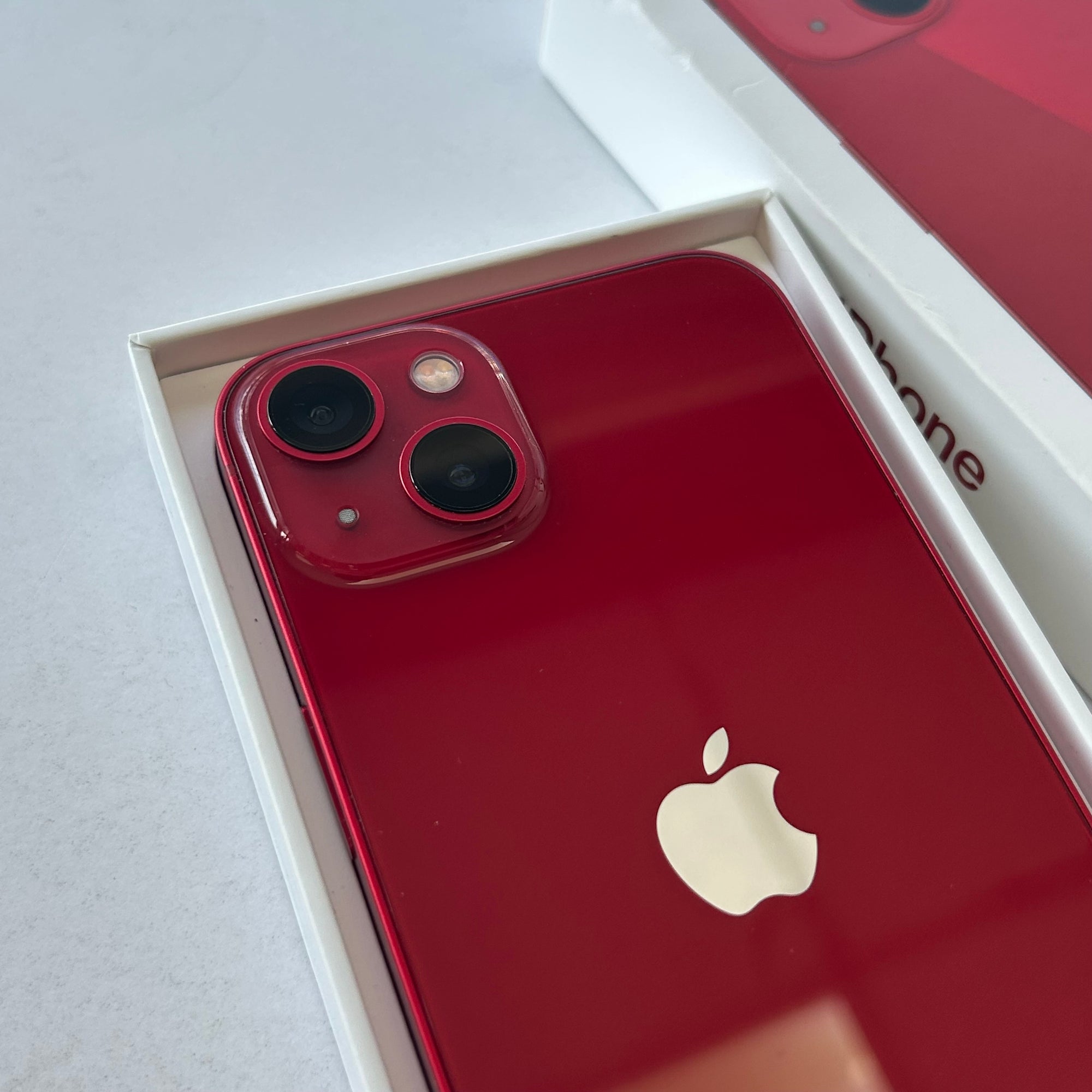 Apple iPhone 13 128GB Product Red - 100% Battery Health