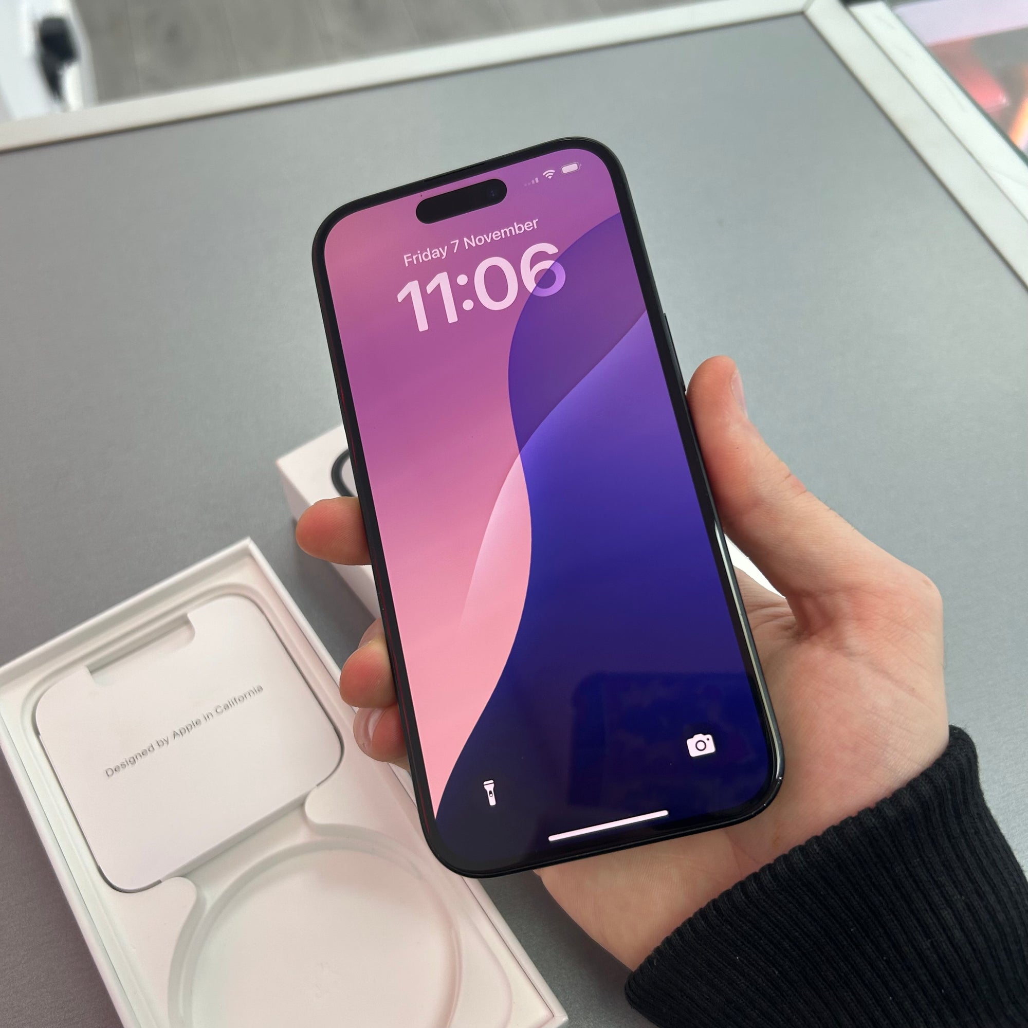 Apple iPhone 15 128GB Space Black - 90% Battery Health