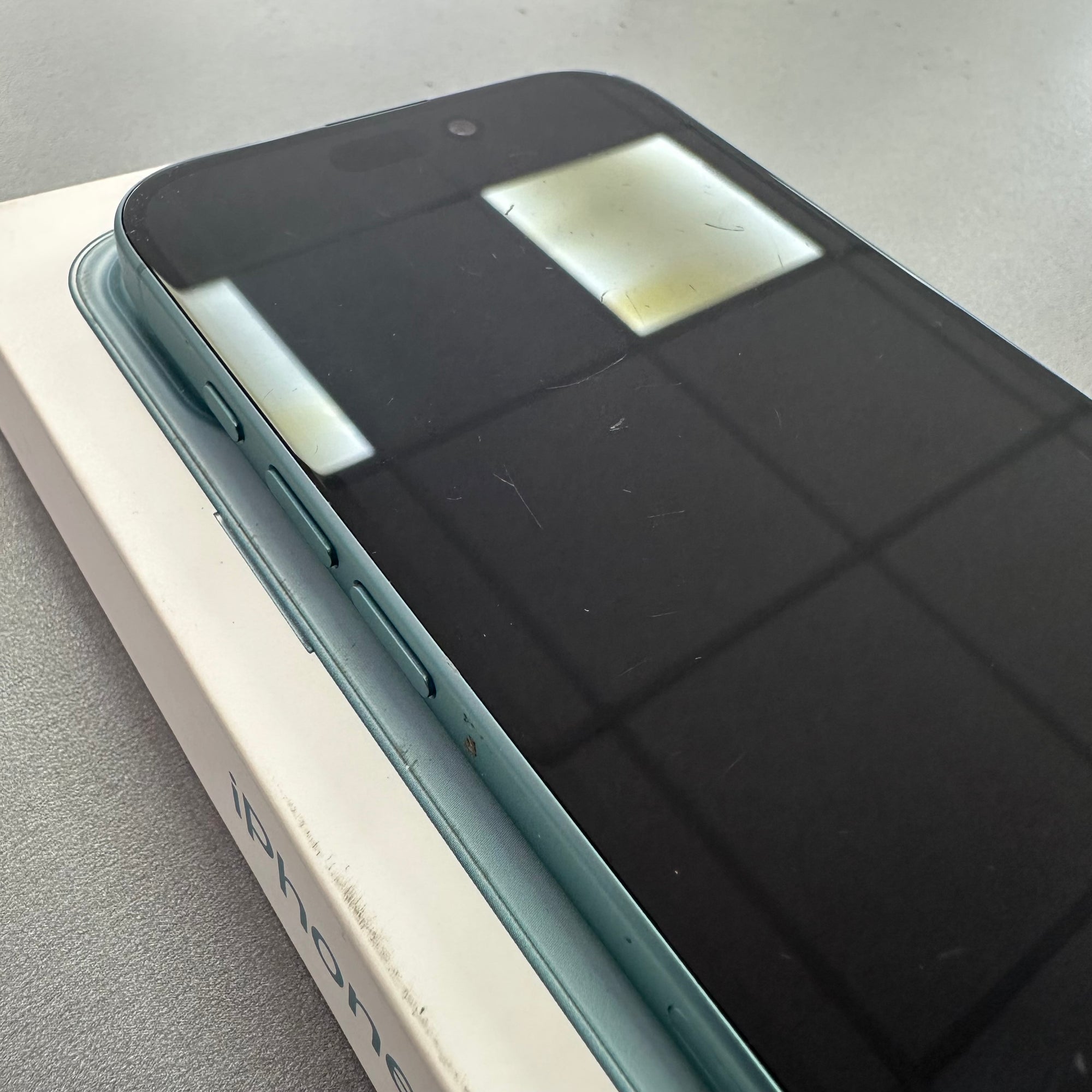 Apple iPhone 16 128GB Teal - 96% Battery Health