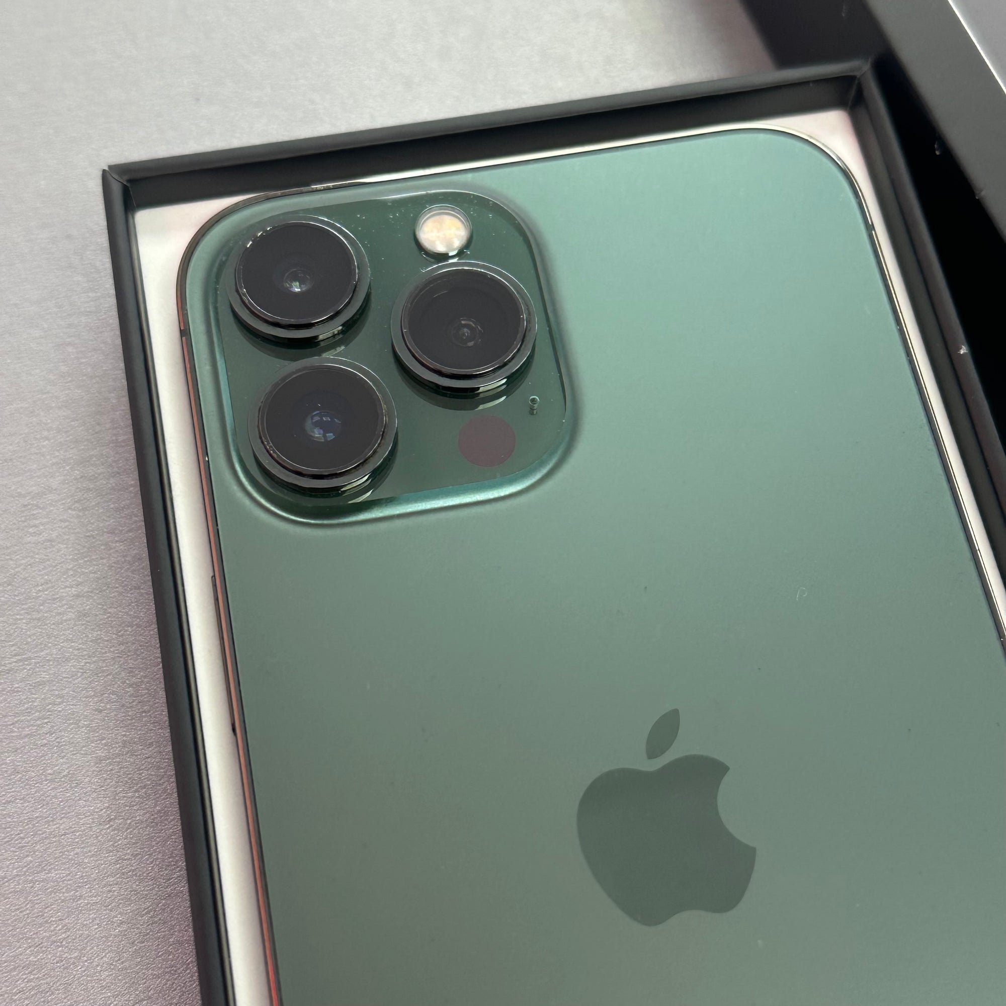 Apple iPhone 13 Pro Max 128GB Alpine Green - 100% Battery Health