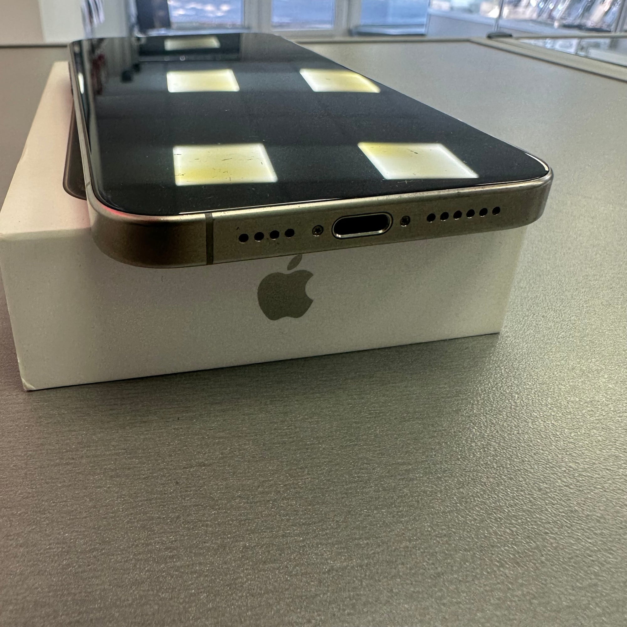 Apple iPhone 15 Pro Max 256GB Natural Titanium