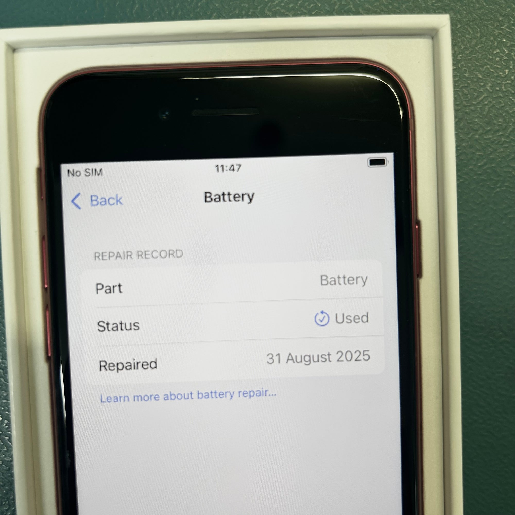 Apple iPhone SE 3rd Generation (2022) 64GB Product Red - 95% Battery Health