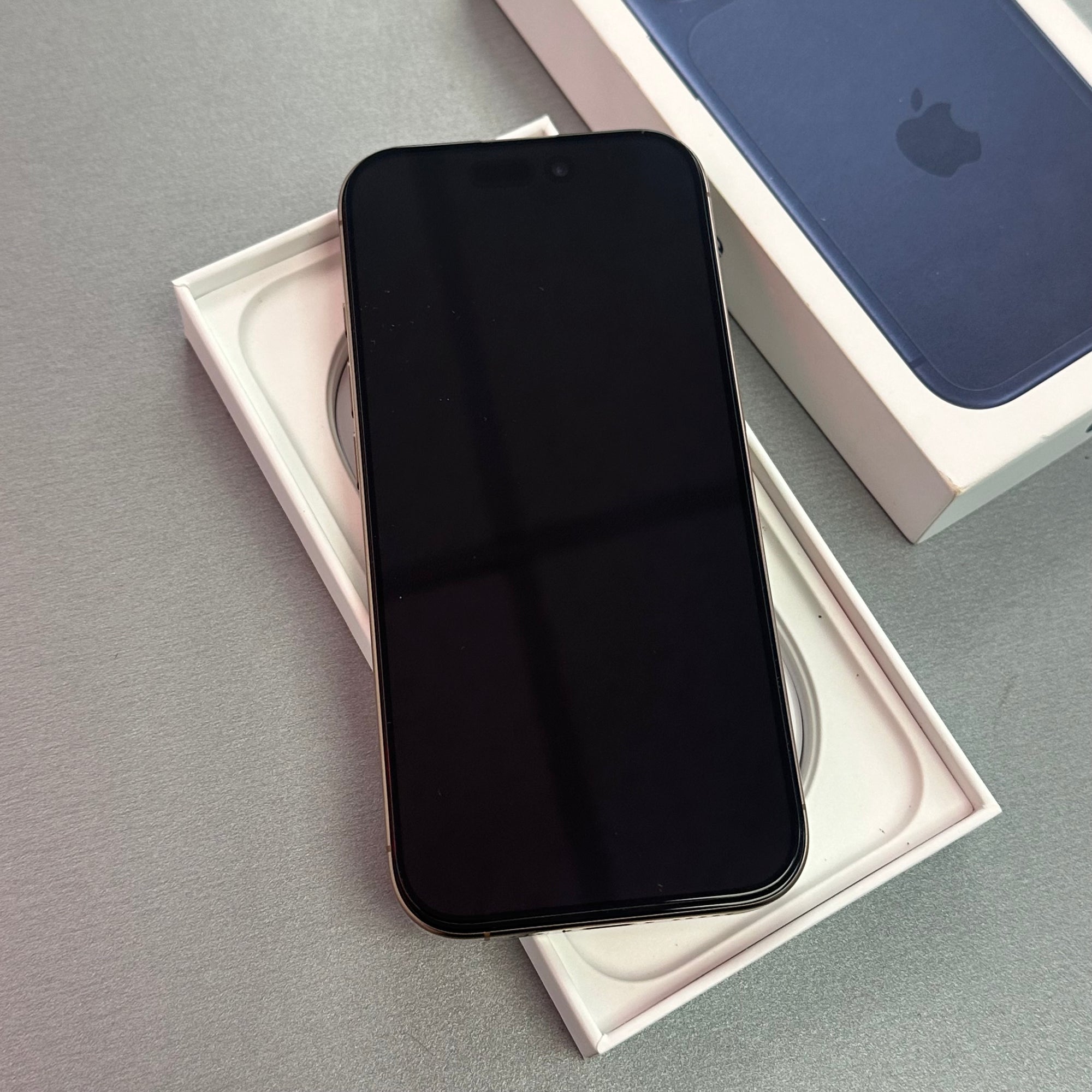 Apple iPhone 16 Pro Desert Titanium 128GB - Original 96% Battery Health