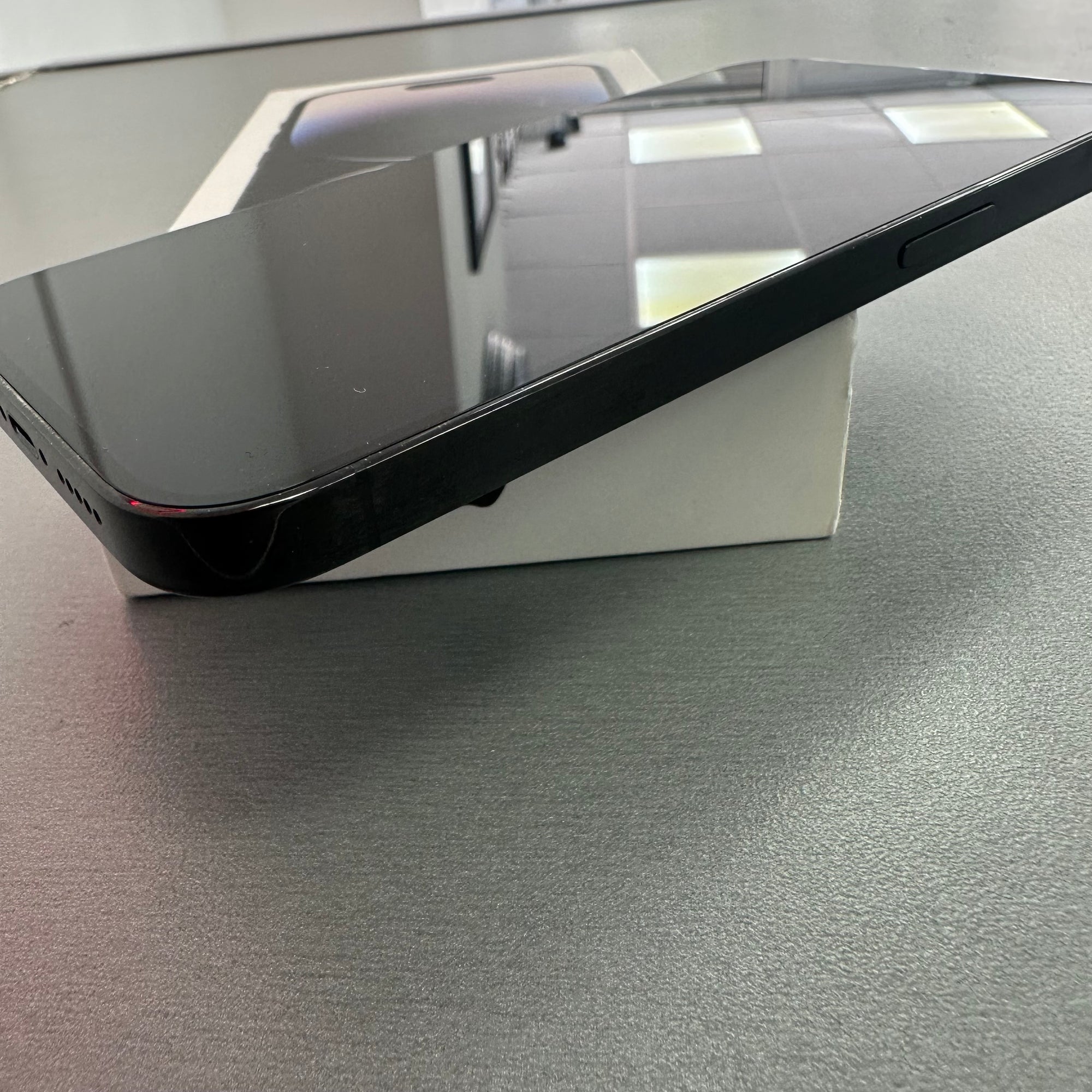 Apple iPhone 14 Pro - Space Black 128GB &amp; 100% Battery Health