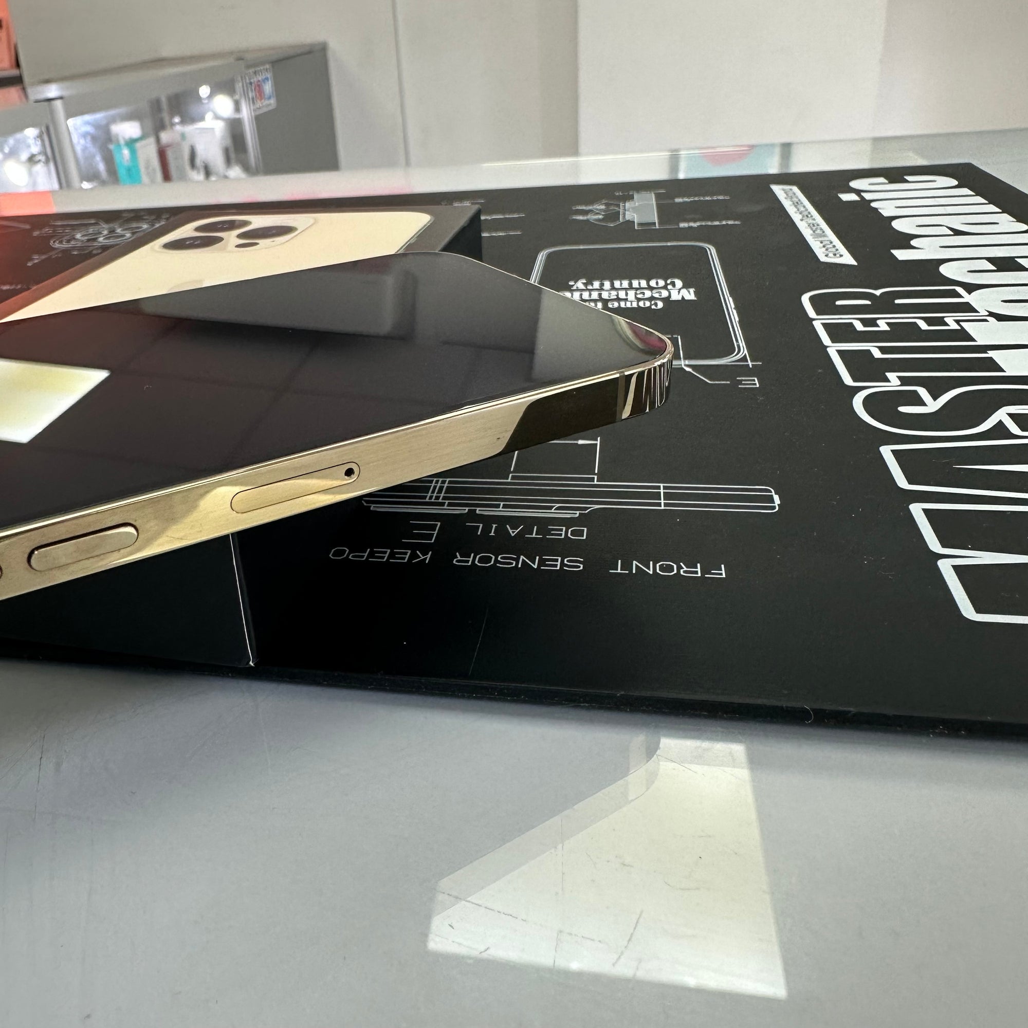 Apple iPhone 13 Pro 128GB Gold 100% Battery Health