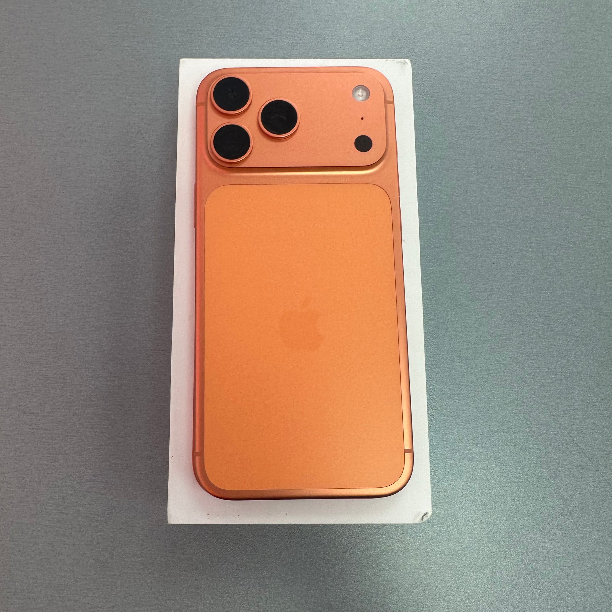 Apple iPhone 17 Pro Max 256GB Cosmic Orange 99% Battery Health