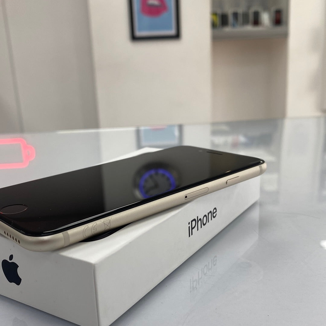 Apple iPhone SE 2022 64GB Starlight 3rd Generation