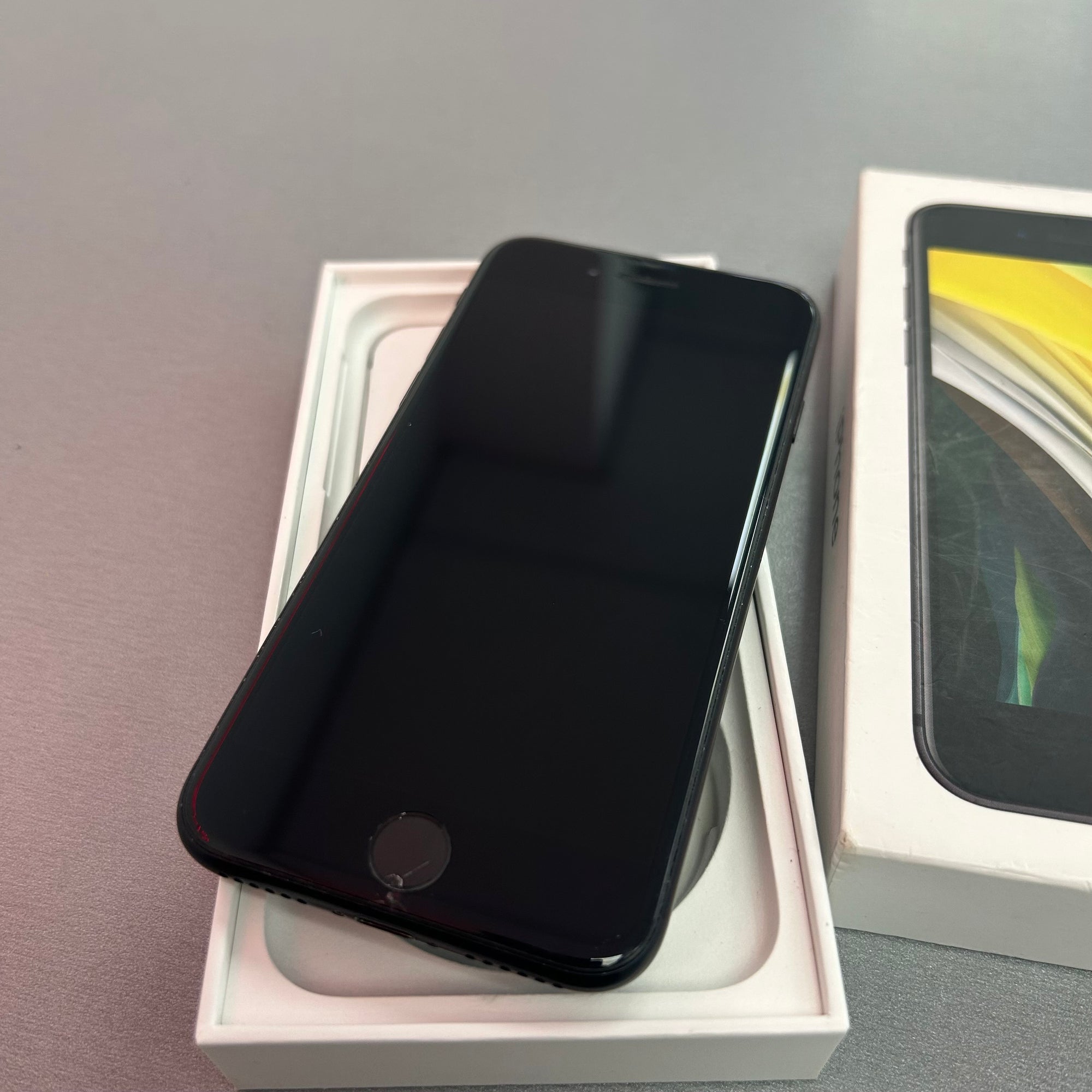 Apple iPhone SE 2020 64GB Black - 100% Battery Health GRADE C