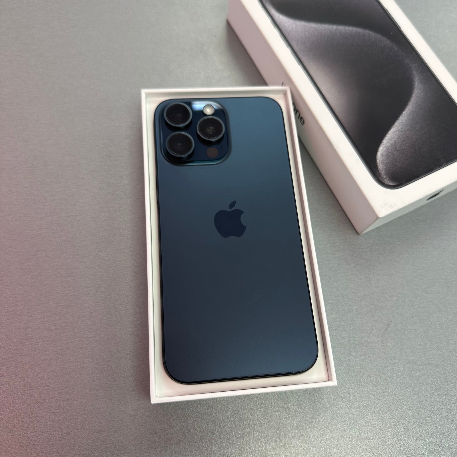Apple iPhone 15 Pro Max 256GB Blue Titanium - 100% Battery Health