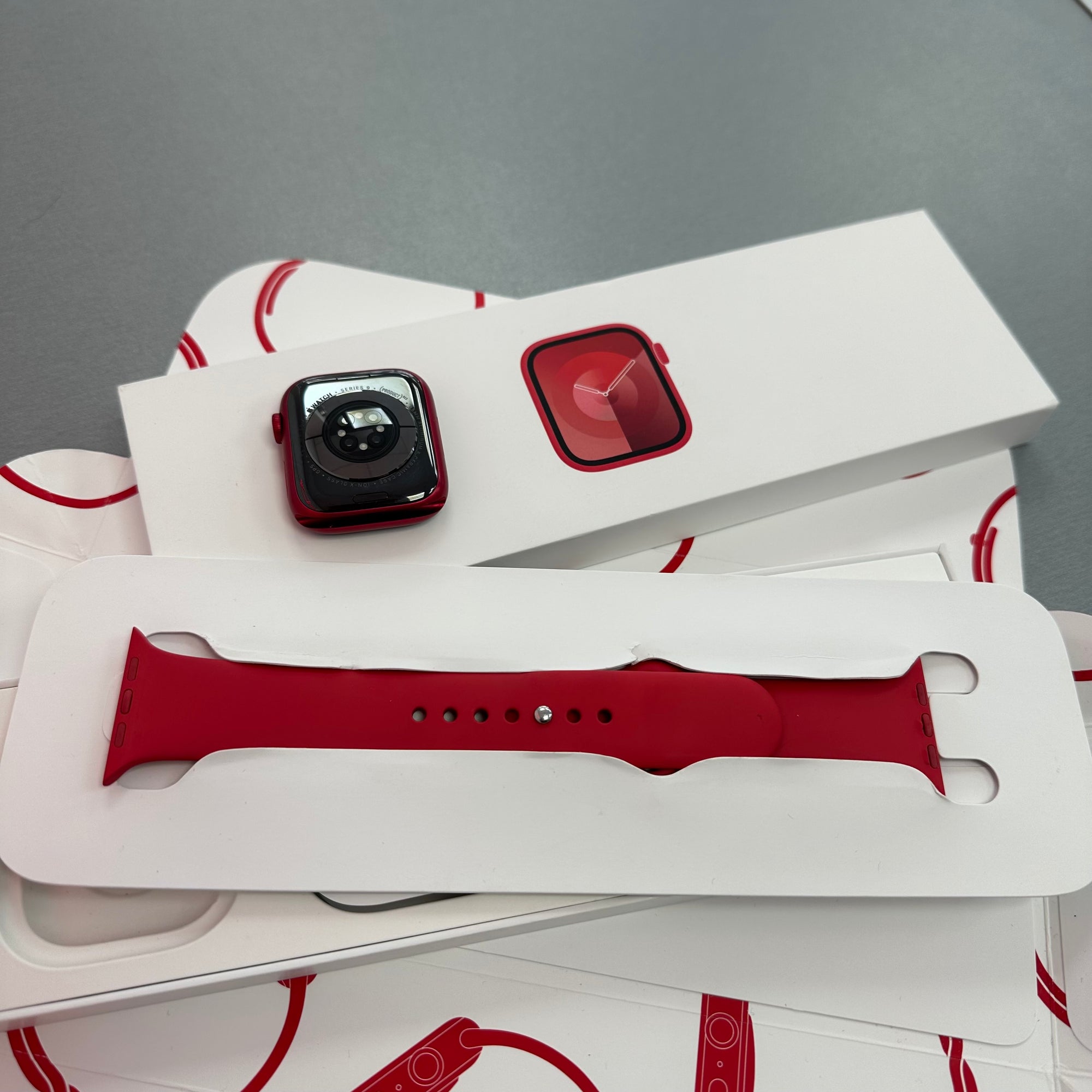 Apple Watch Series 9 Red Aluminium &amp; Sports Band 45MM GPS &amp; Cellular