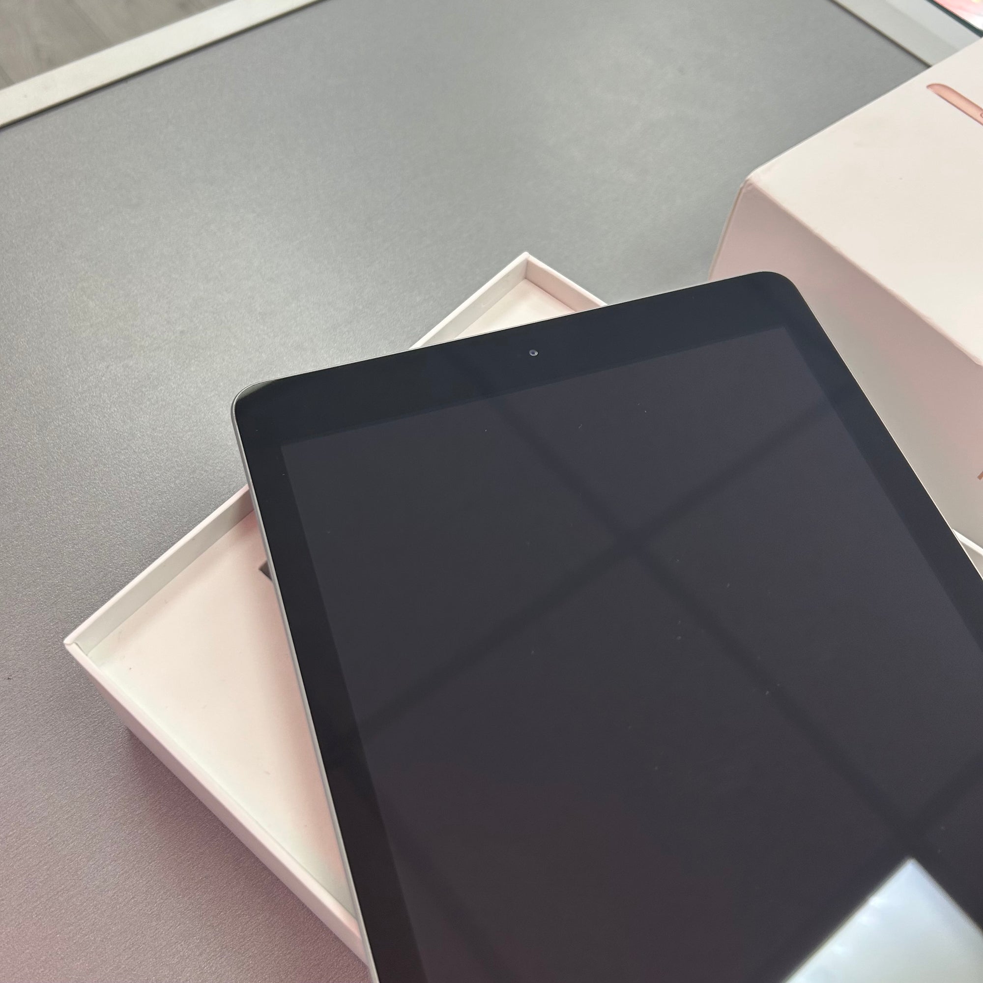 Apple iPad 6th Generation 128GB Wi-Fi