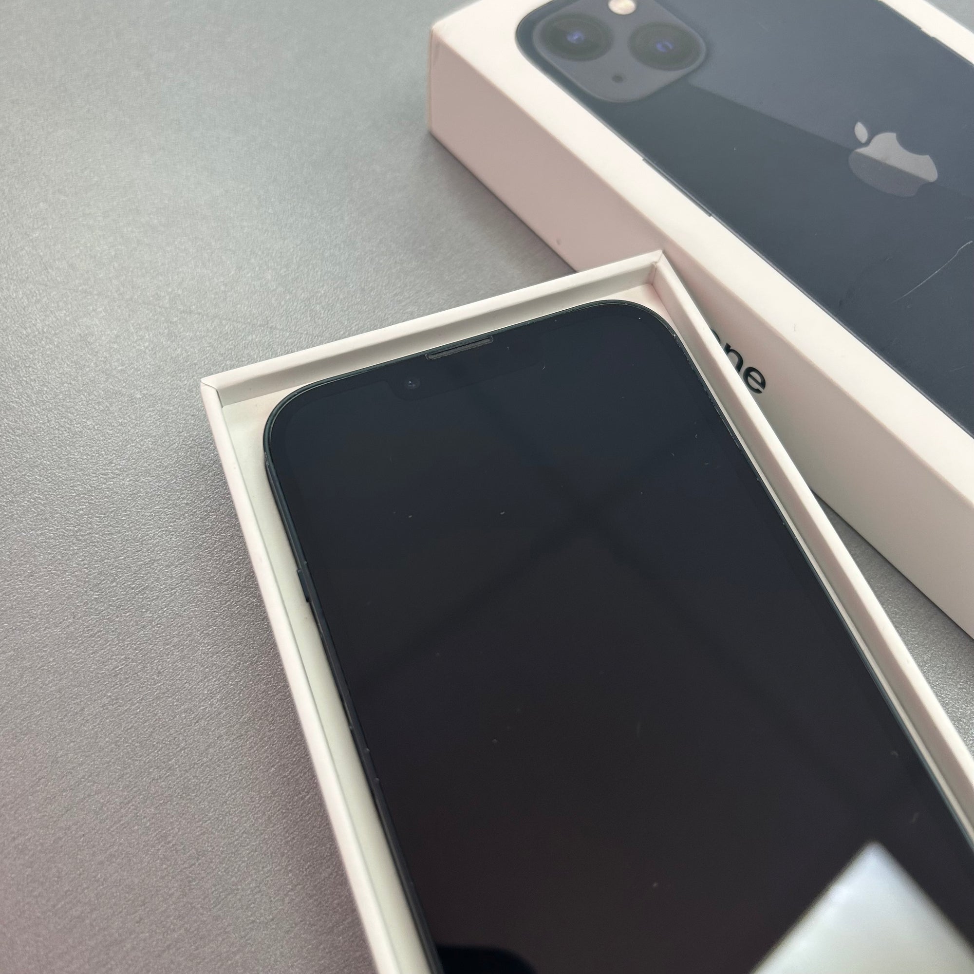 Apple iPhone 13 128GB Midnight - 100% Battery Health