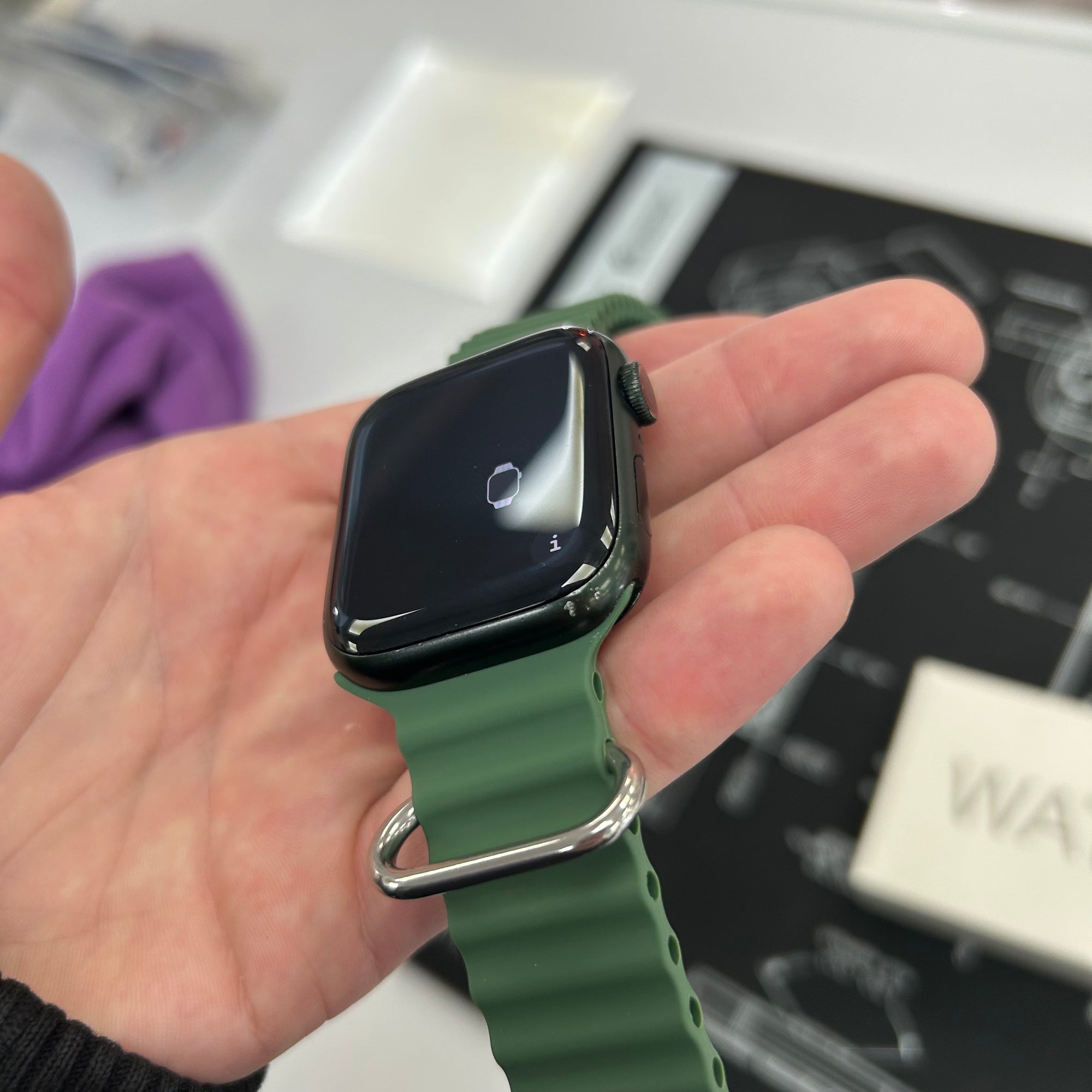Apple Watch Series 7, 45mm Wi-Fi+Cellular Green