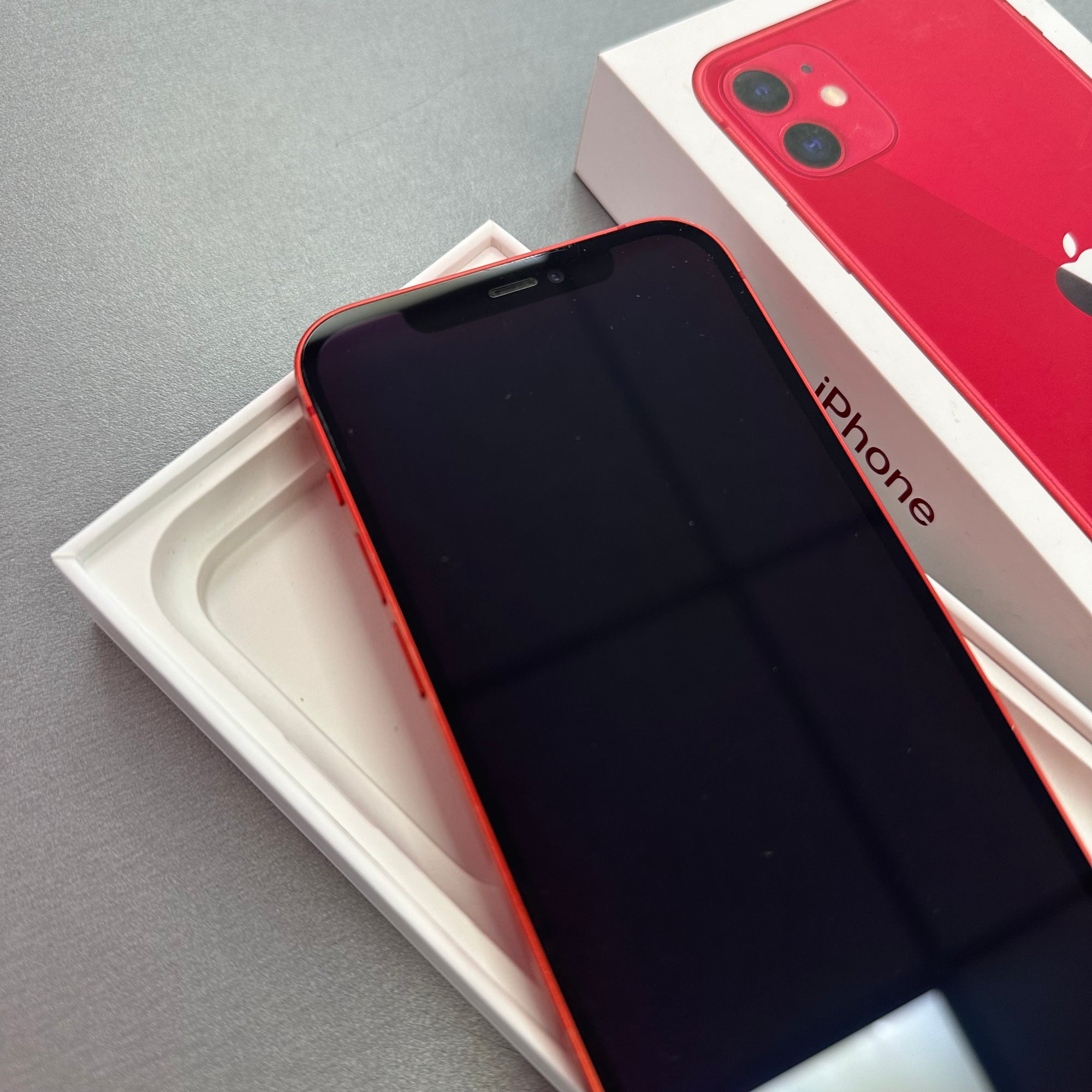 Apple iPhone 12 64GB Product Red - 100% Battery Health