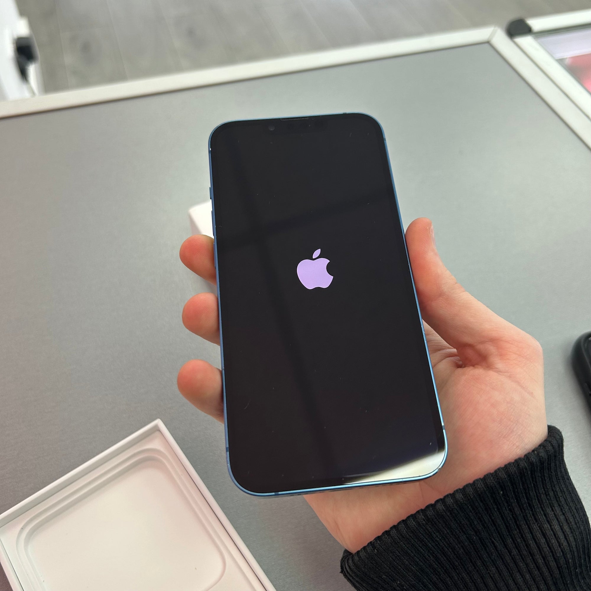 Apple iPhone 13 128GB Blue - 100% Battery Health