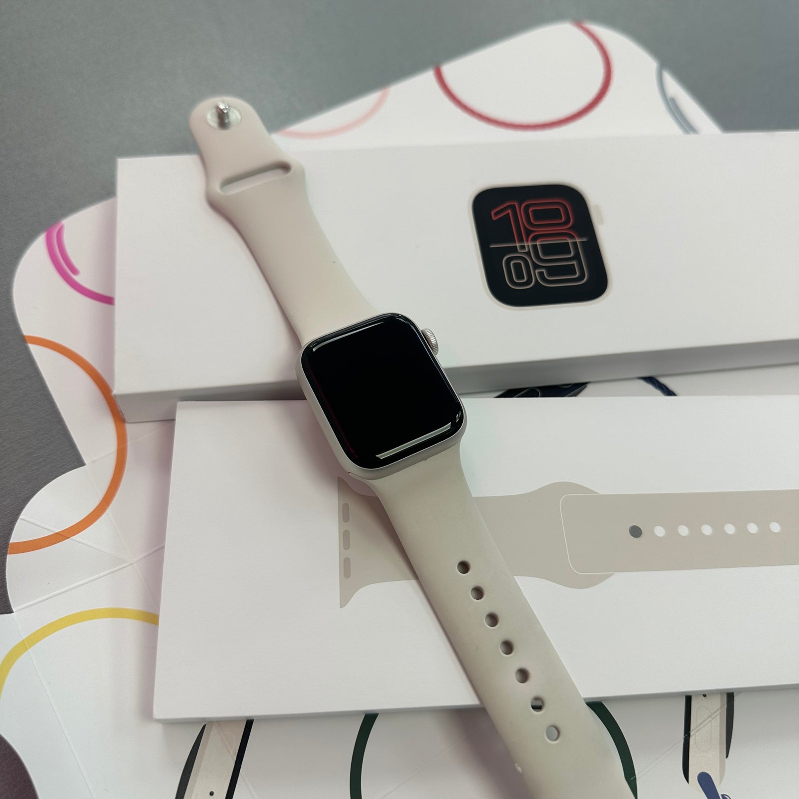Apple Watch SE 3 40mm 2025 - Starlight Aluminium Case & Starlight Sports Band GPS