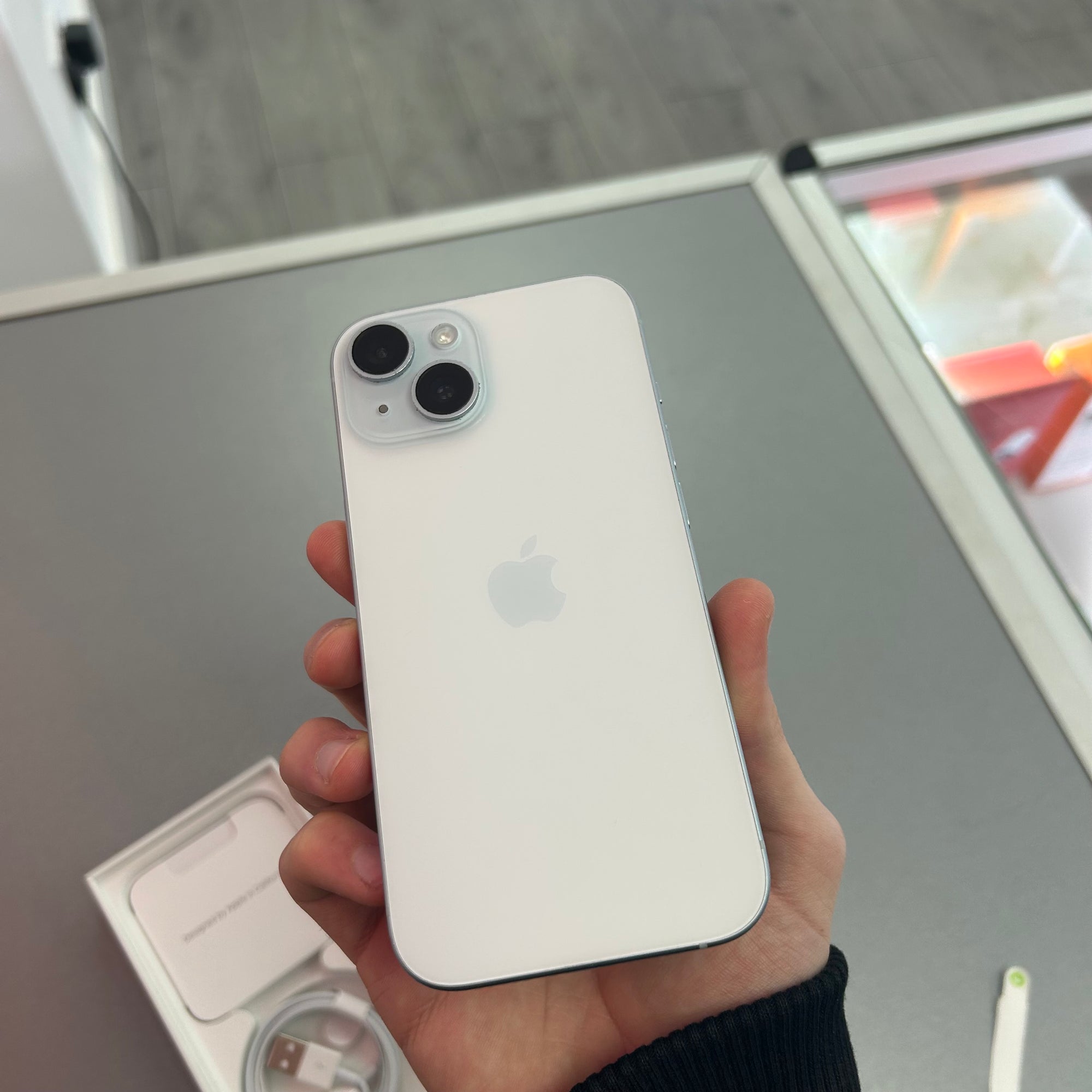 Apple iPhone 15 128GB Blue 95% Battery Health