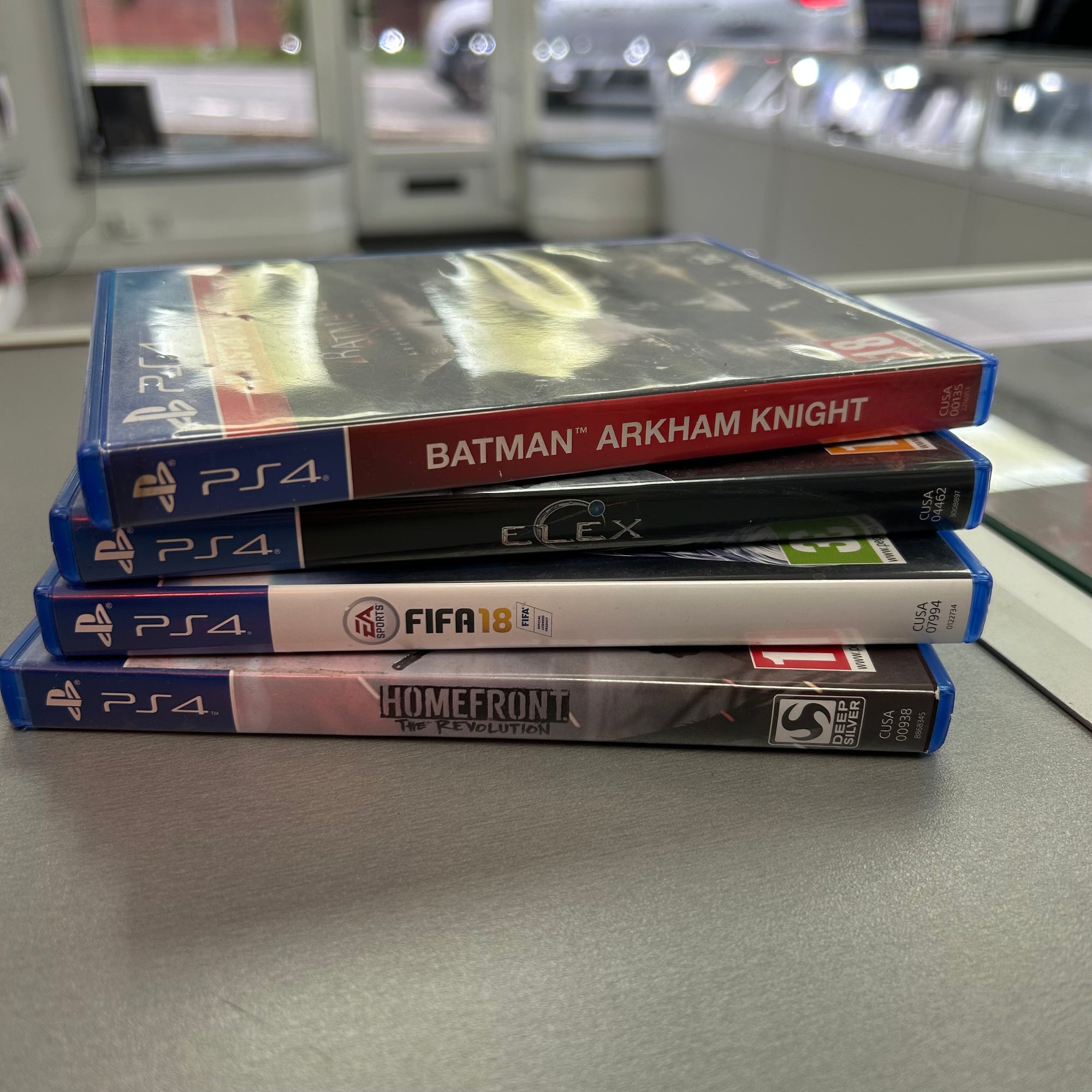 Original Sony Playstation 4 500GB - Accessories Included + 4 Free Games