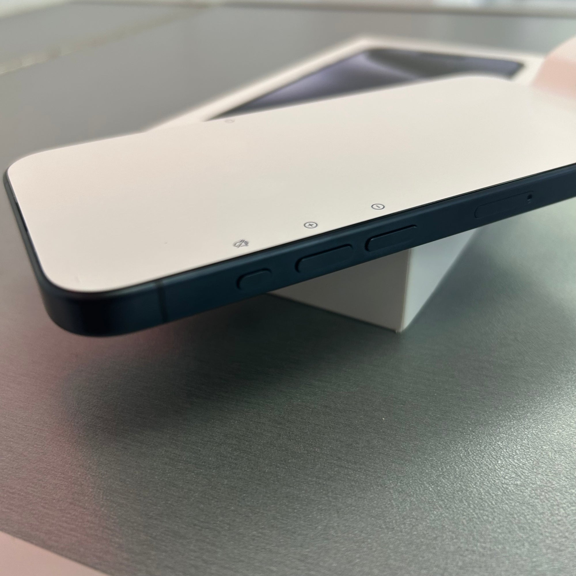 Apple iPhone 15 Pro 128GB - Blue Titanium - 100% Battery Health