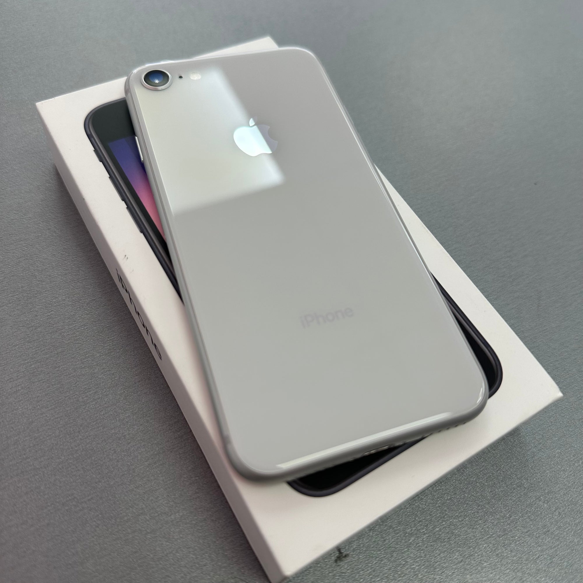 Apple iPhone 8 64GB White - High Battery Health