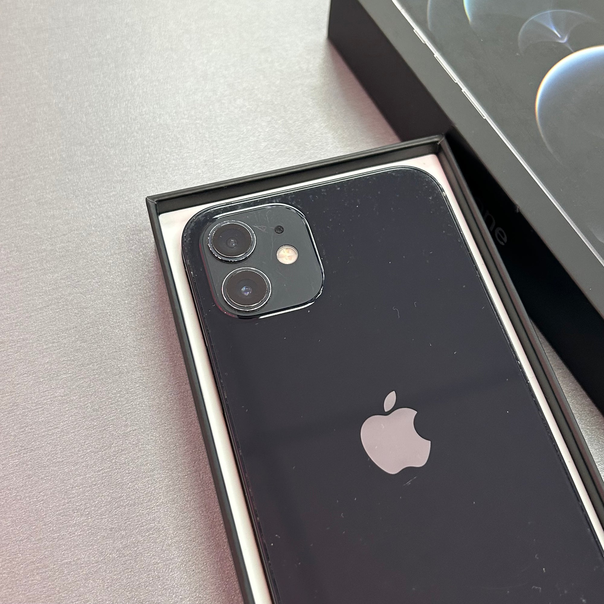 Apple iPhone 12 64GB Black - 100% Battery Health