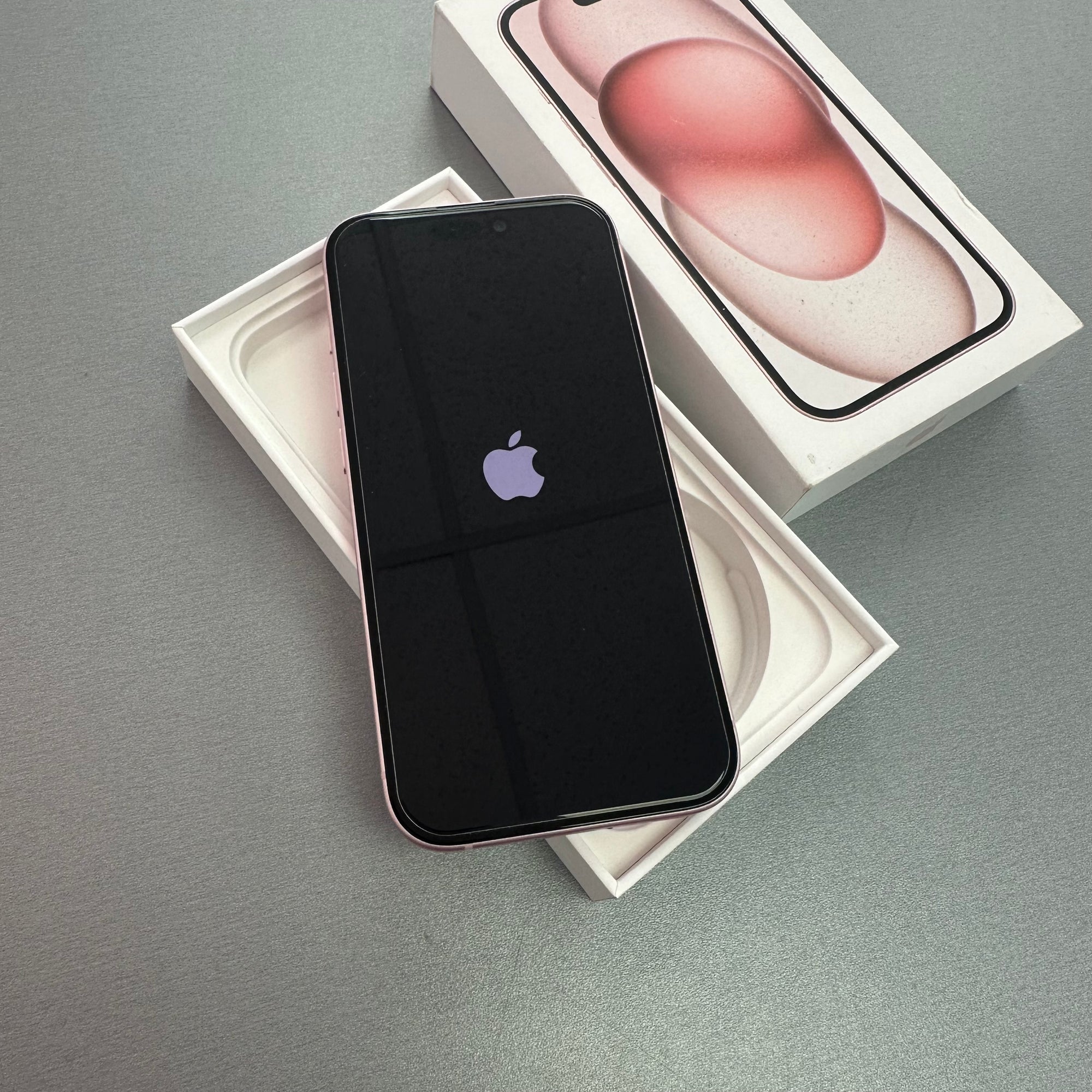 Apple iPhone 15 128GB Pink - 100% Battery Health