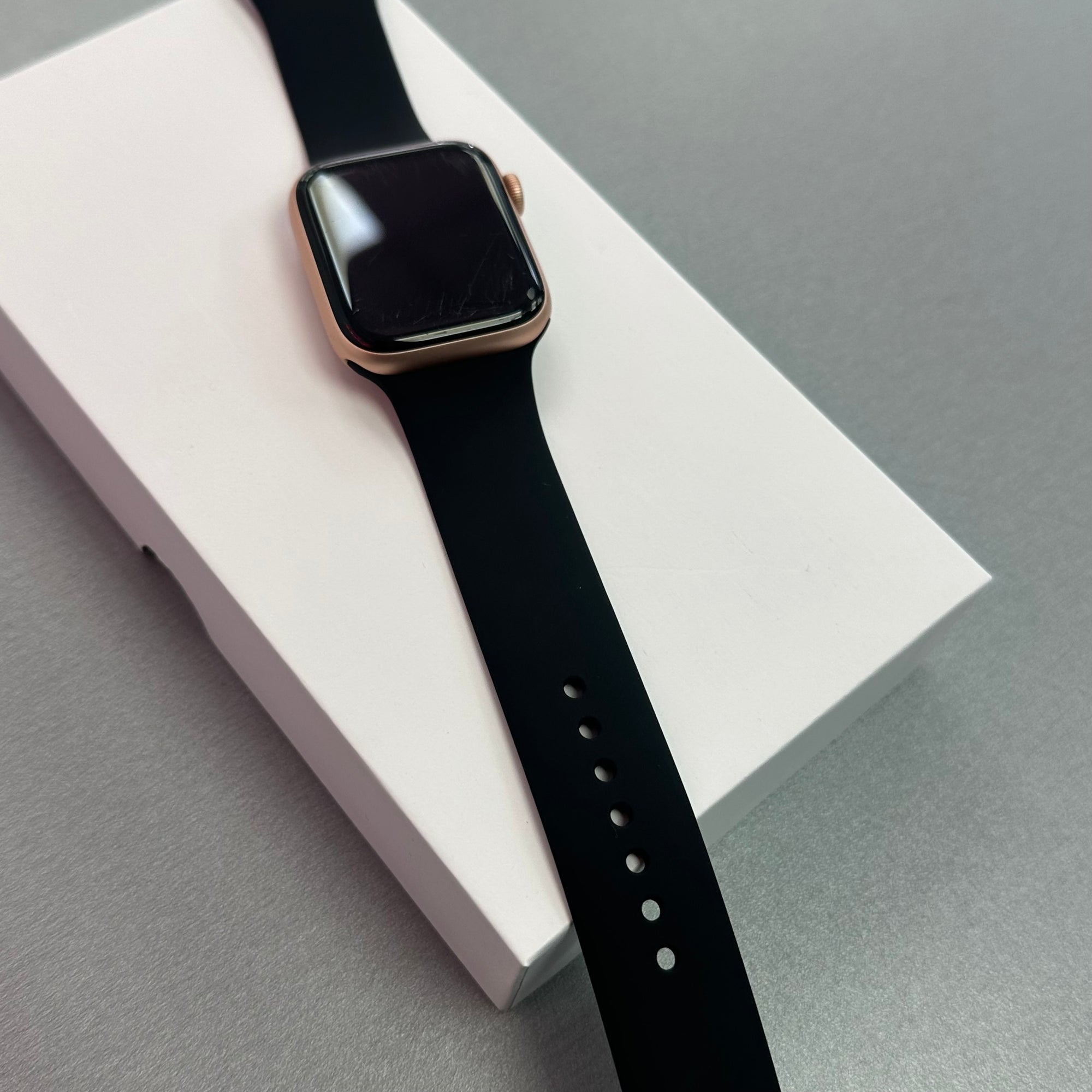 Apple Watch SE 2020 Gold GPS &amp; LTE 44mm