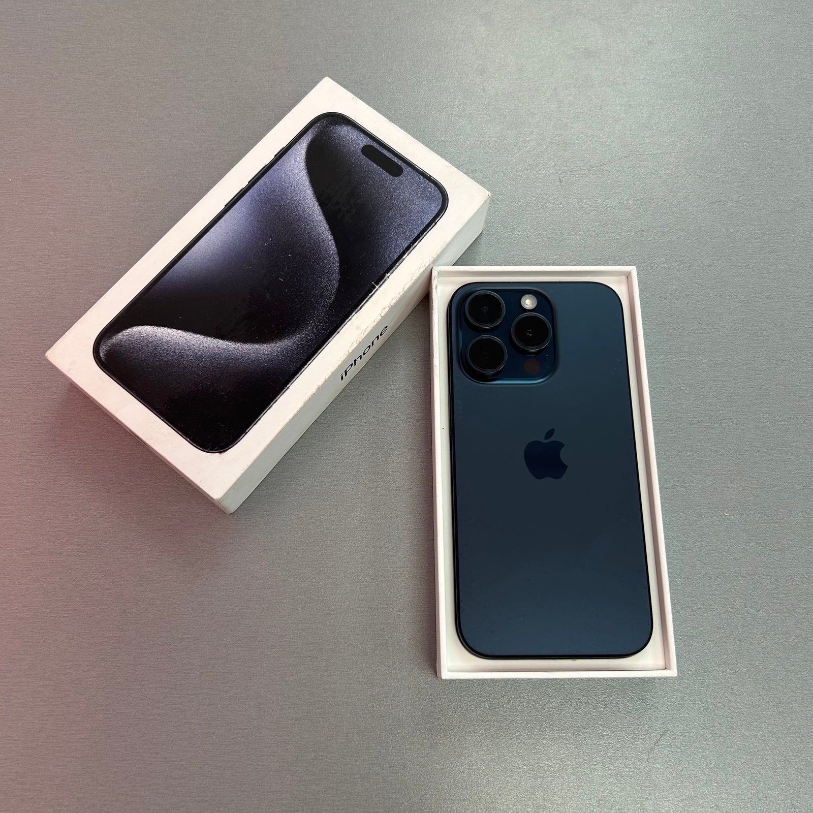 Apple iPhone 15 Pro 128GB Blue Titanium - 100% Battery Health