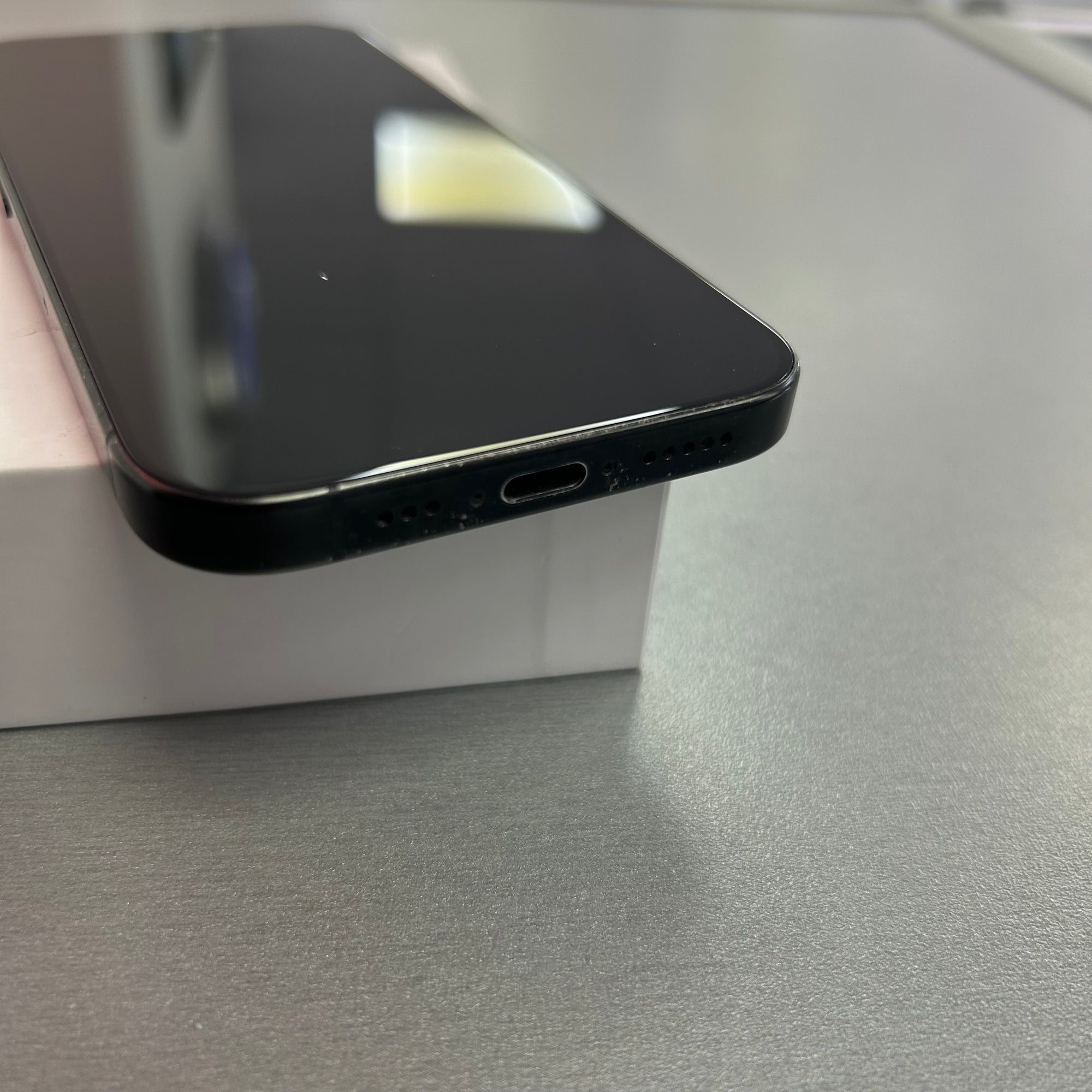 Apple iPhone 16 Pro Black Titanium 128GB - Original 100% Battery Health