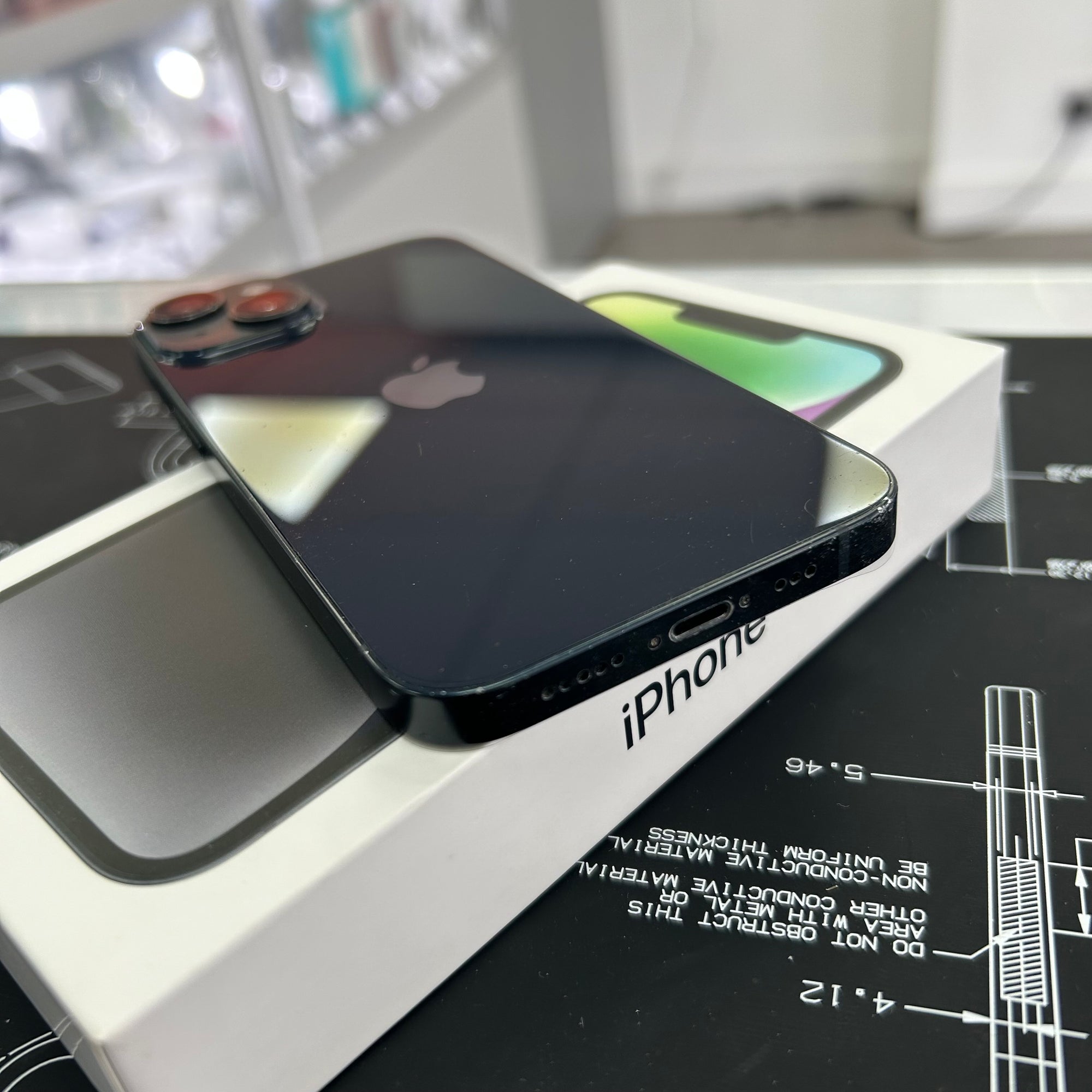 Apple iPhone 14 128GB - Midnight &amp; 100% Battery Health