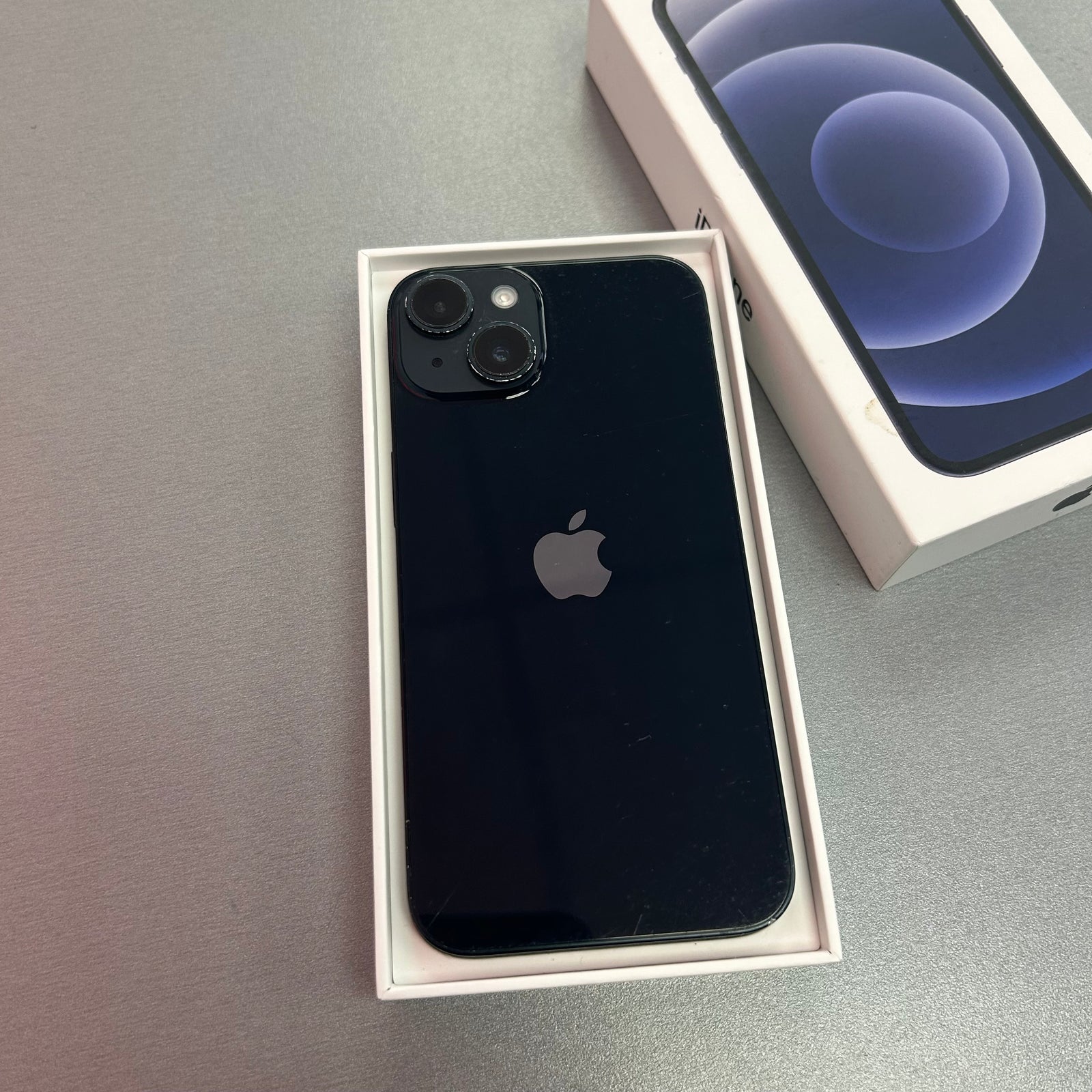 Apple iPhone 13 128GB Midnight 100% Battery Health