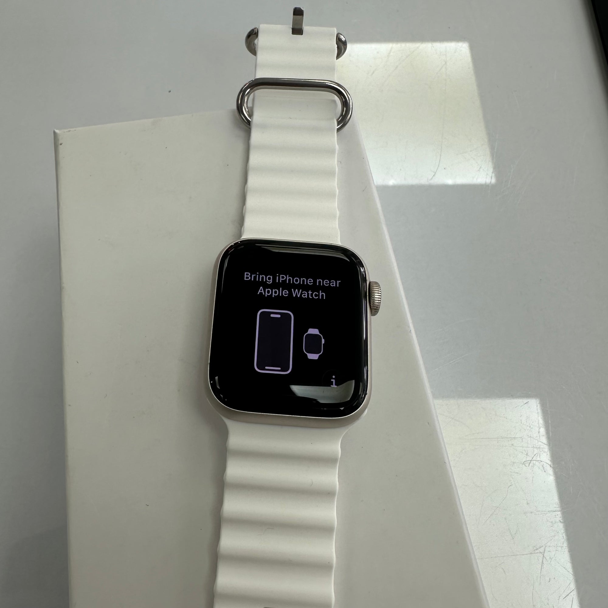 Apple Watch SE (2nd Gen) GPS - 40mm, Starlight Aluminium Case