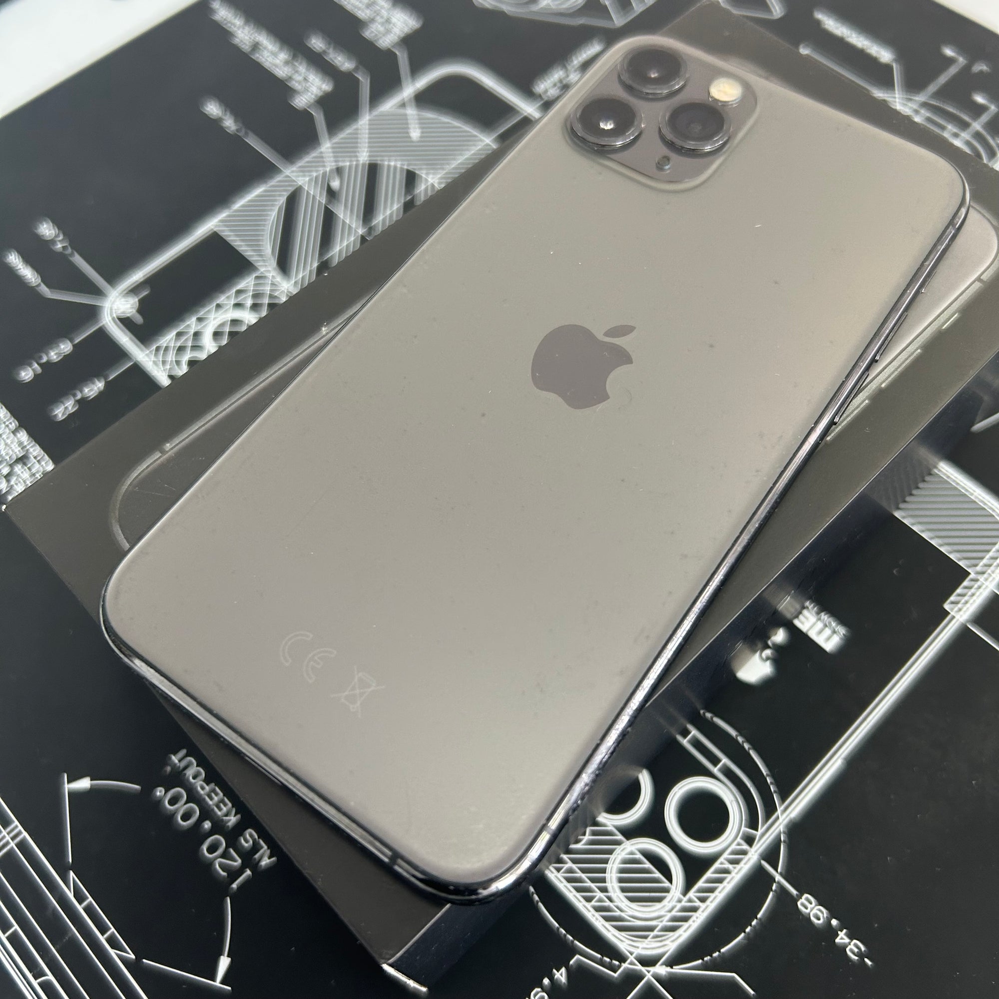 Apple iPhone 11 Pro Graphite  64GB -100% Battery Health