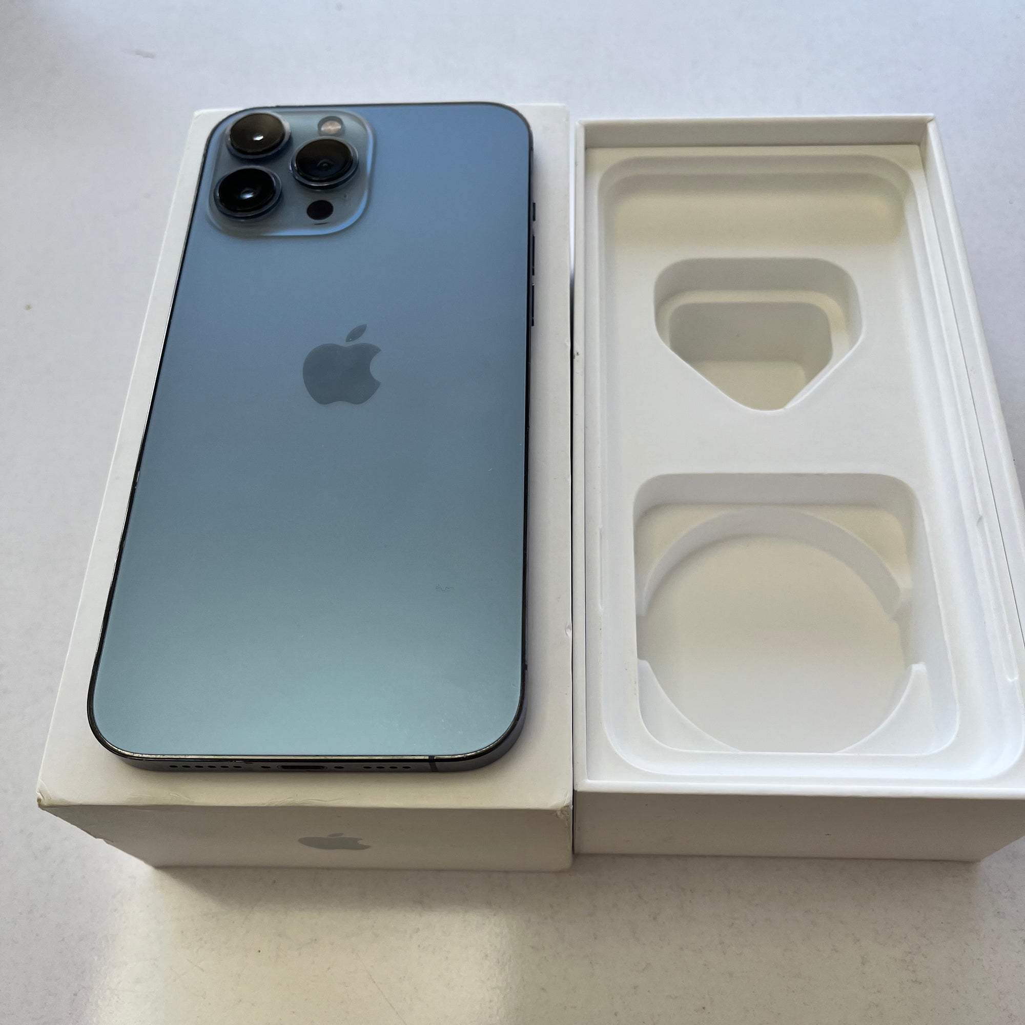 Apple iPhone 13 Pro Max 128GB Sierra Blue - 100% Battery Health