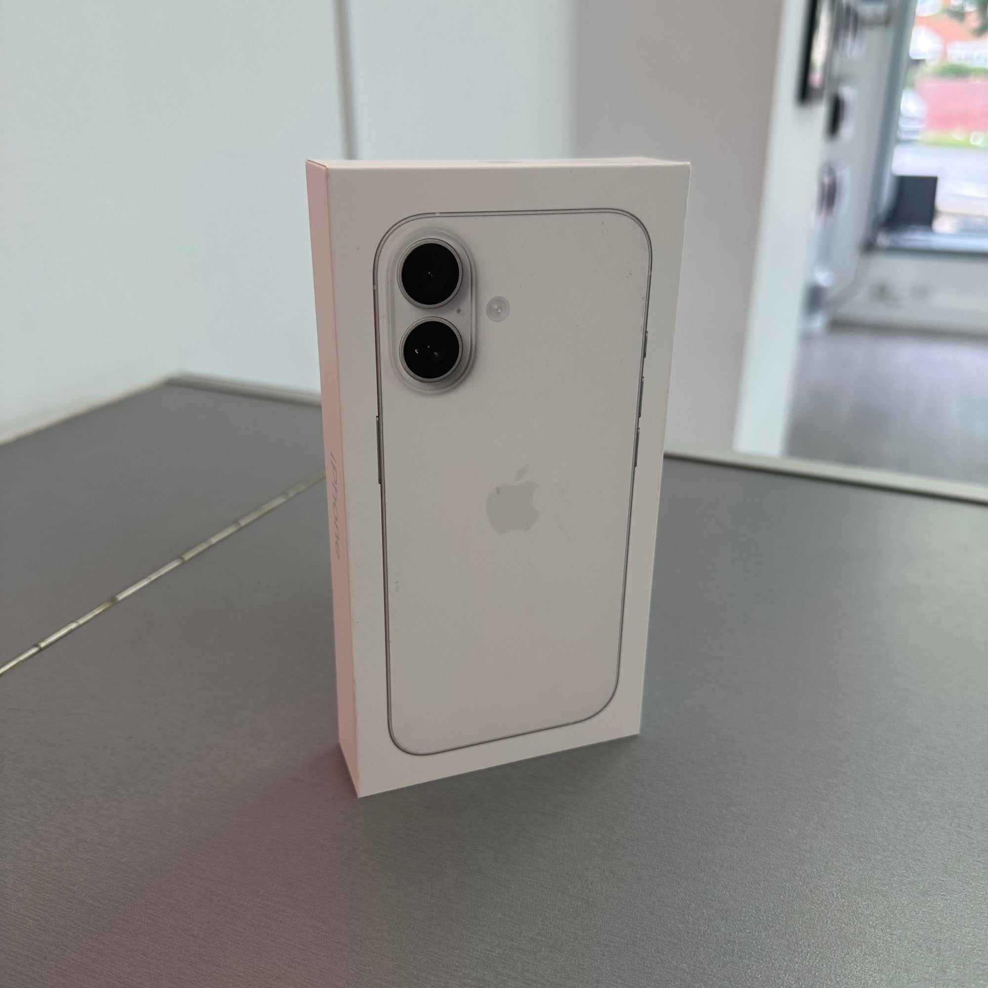 Apple iPhone 17 256GB White - Brand New Sealed