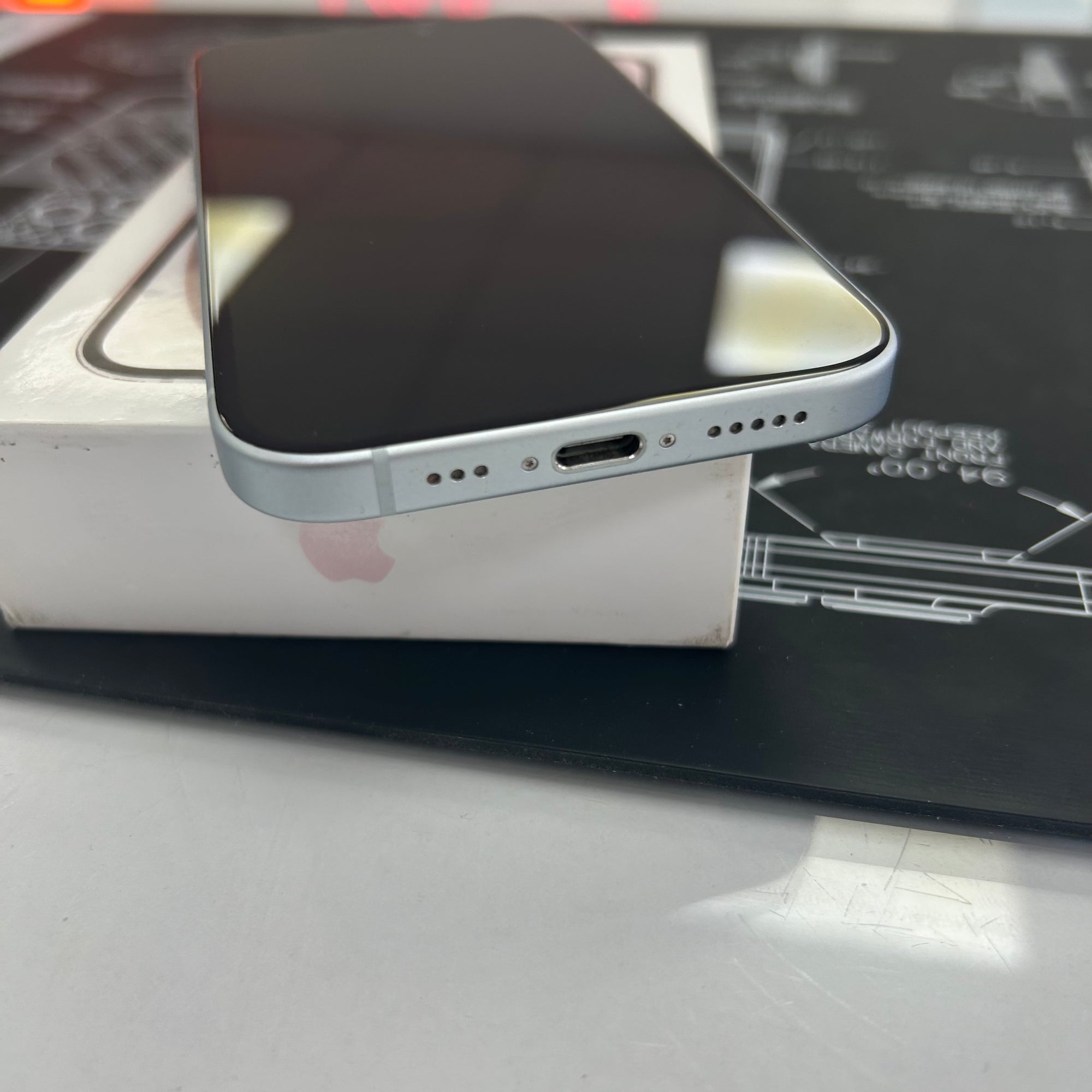 Apple iPhone 15 128GB Blue 100% Battery Health
