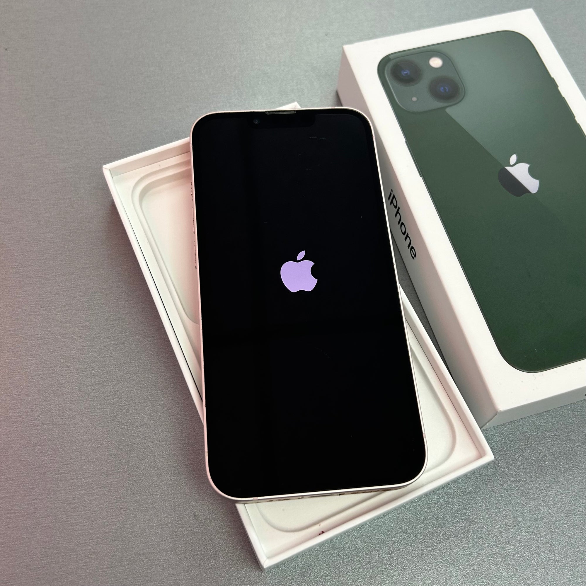 Apple iPhone 13 128GB Pink - 100% Battery Health