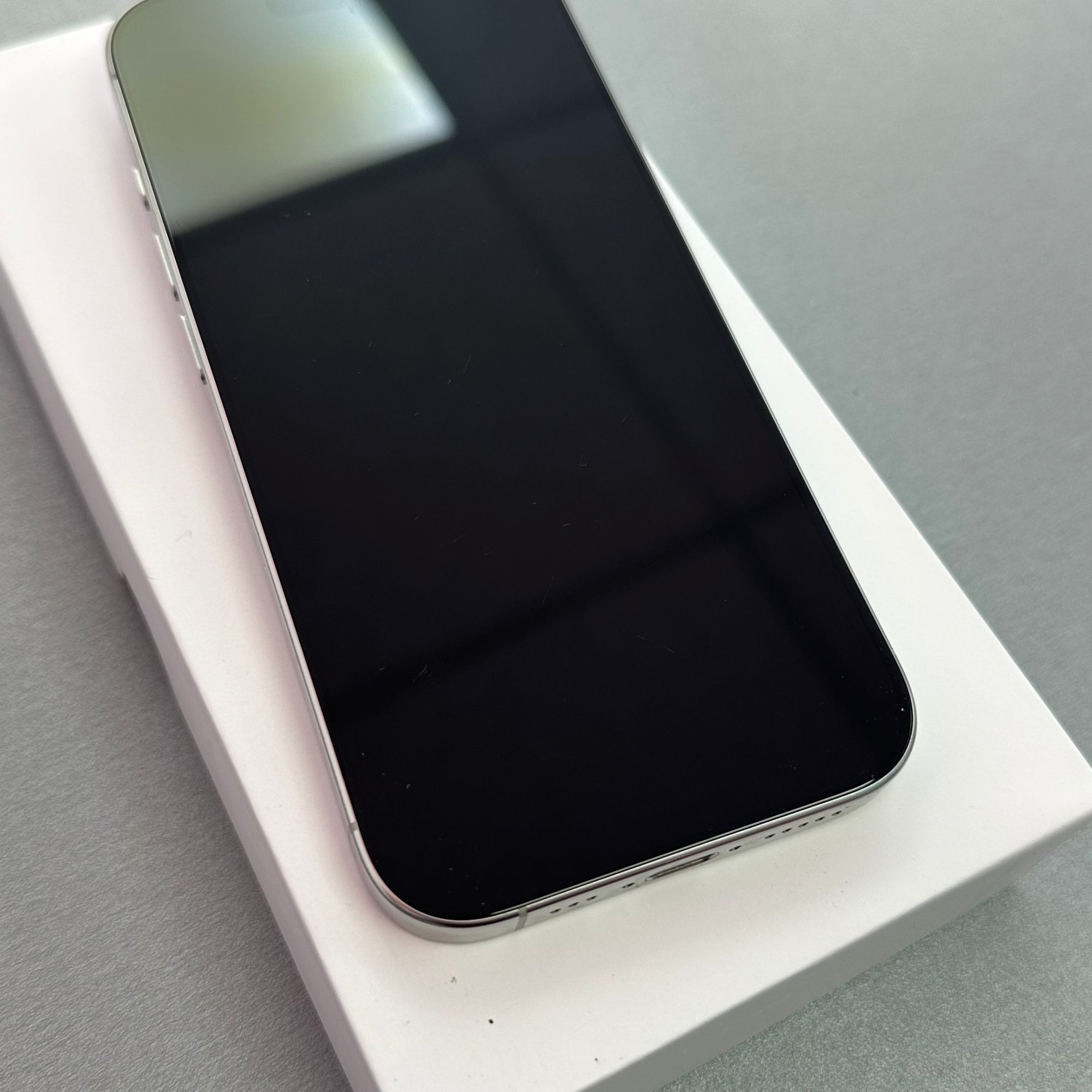 Apple iPhone 16 Pro White Titanium 1TB - Original 100% Battery Health