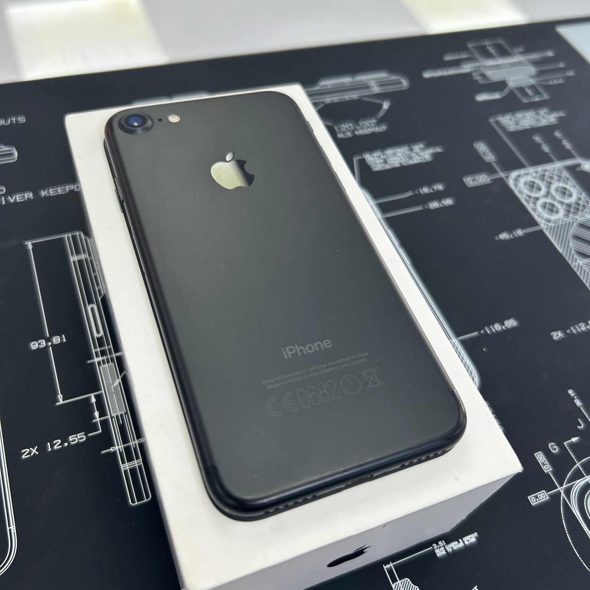 Apple iPhone 7 128GB Black Unlocked