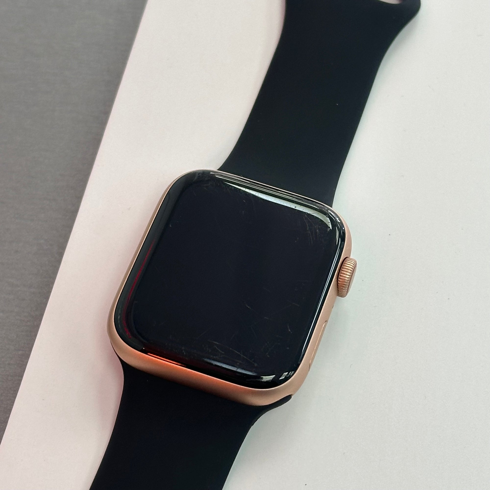 Apple Watch SE 2020 Gold GPS &amp; LTE 44mm