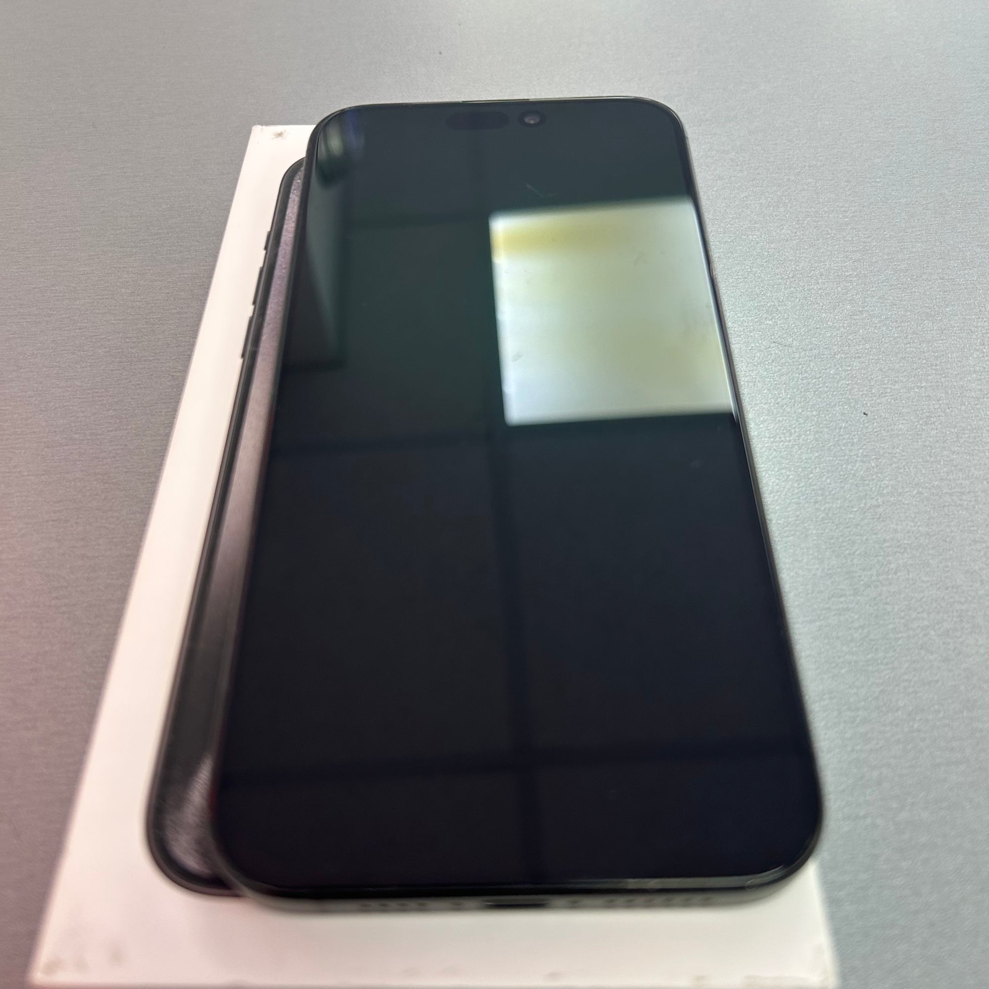 Apple iPhone 15 Pro Max 256GB Black Titanium - 100% Battery Health