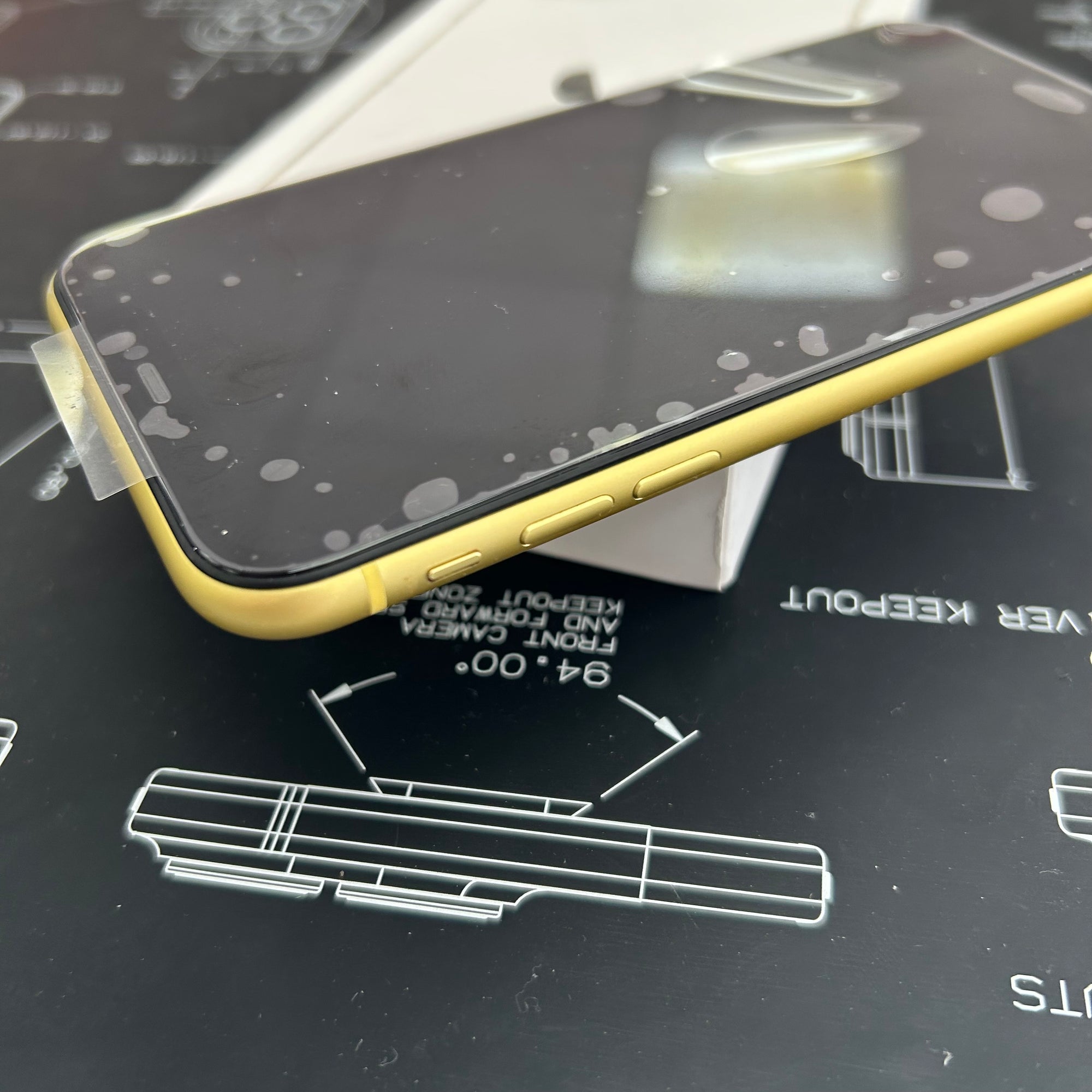 Apple iPhone 11 Yellow 64GB -  100% Battery Health
