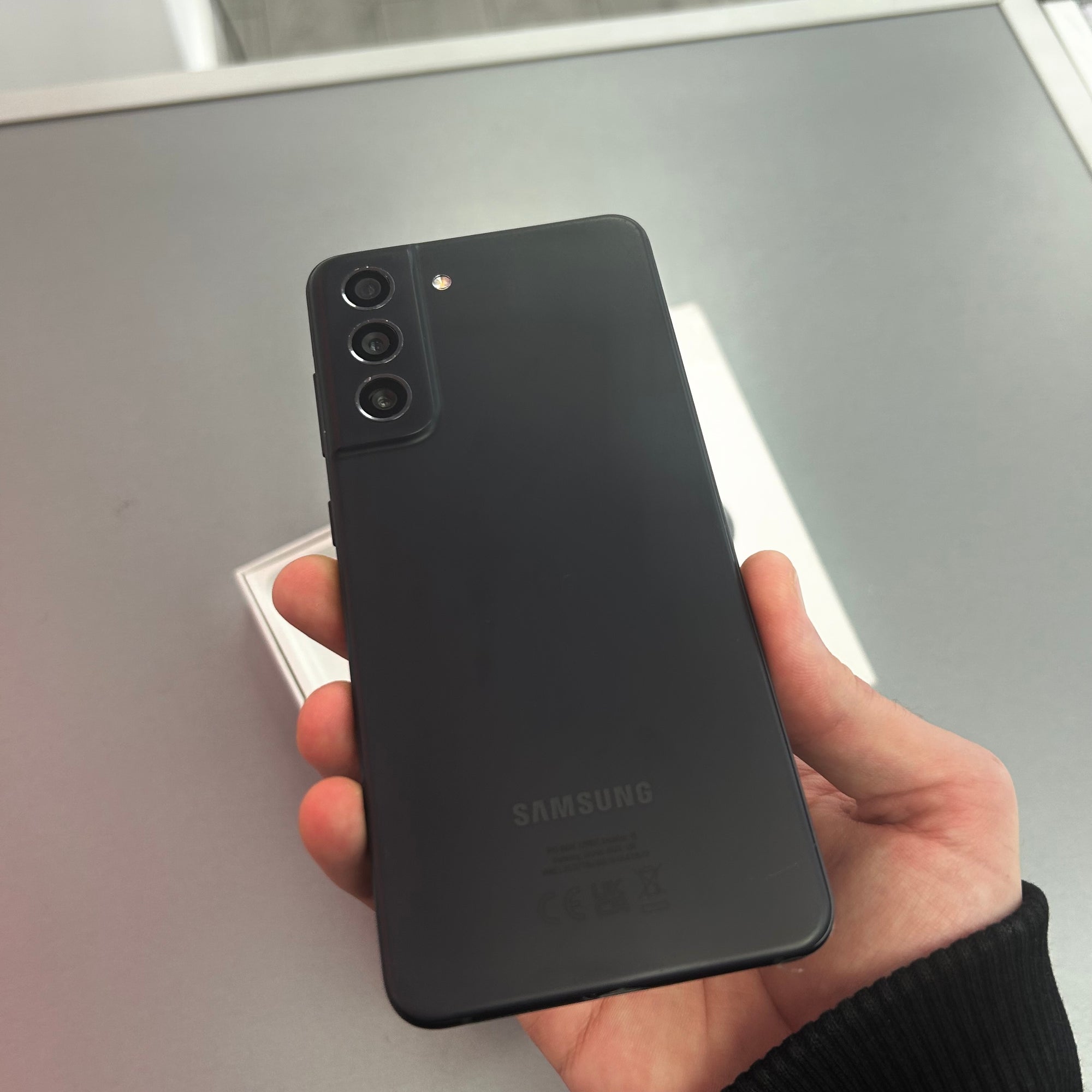 Samsung Galaxy S21 FE - Graphite &amp; 128GB