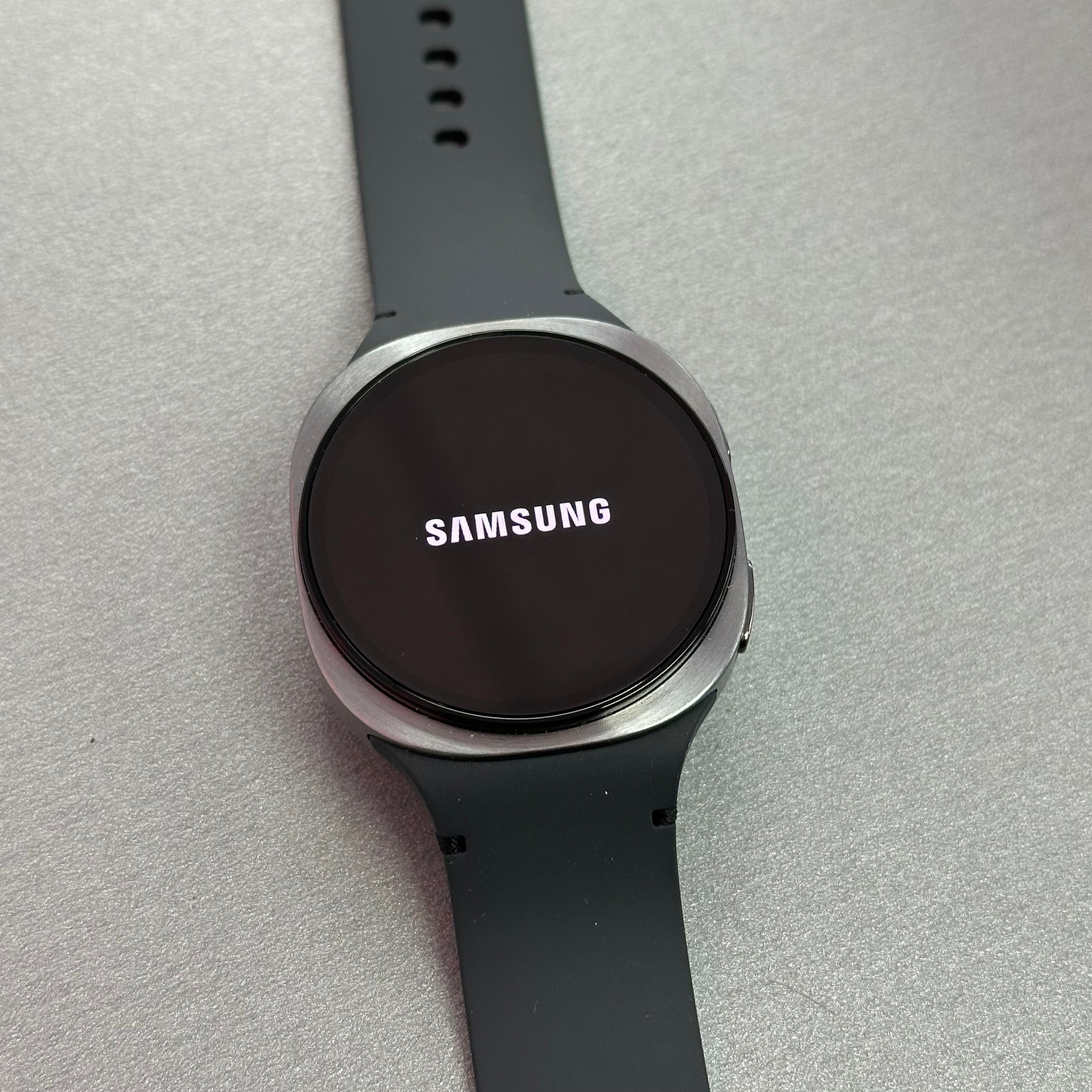 Samsung Galaxy Watch 8 40mm Graphite - Hardly Used