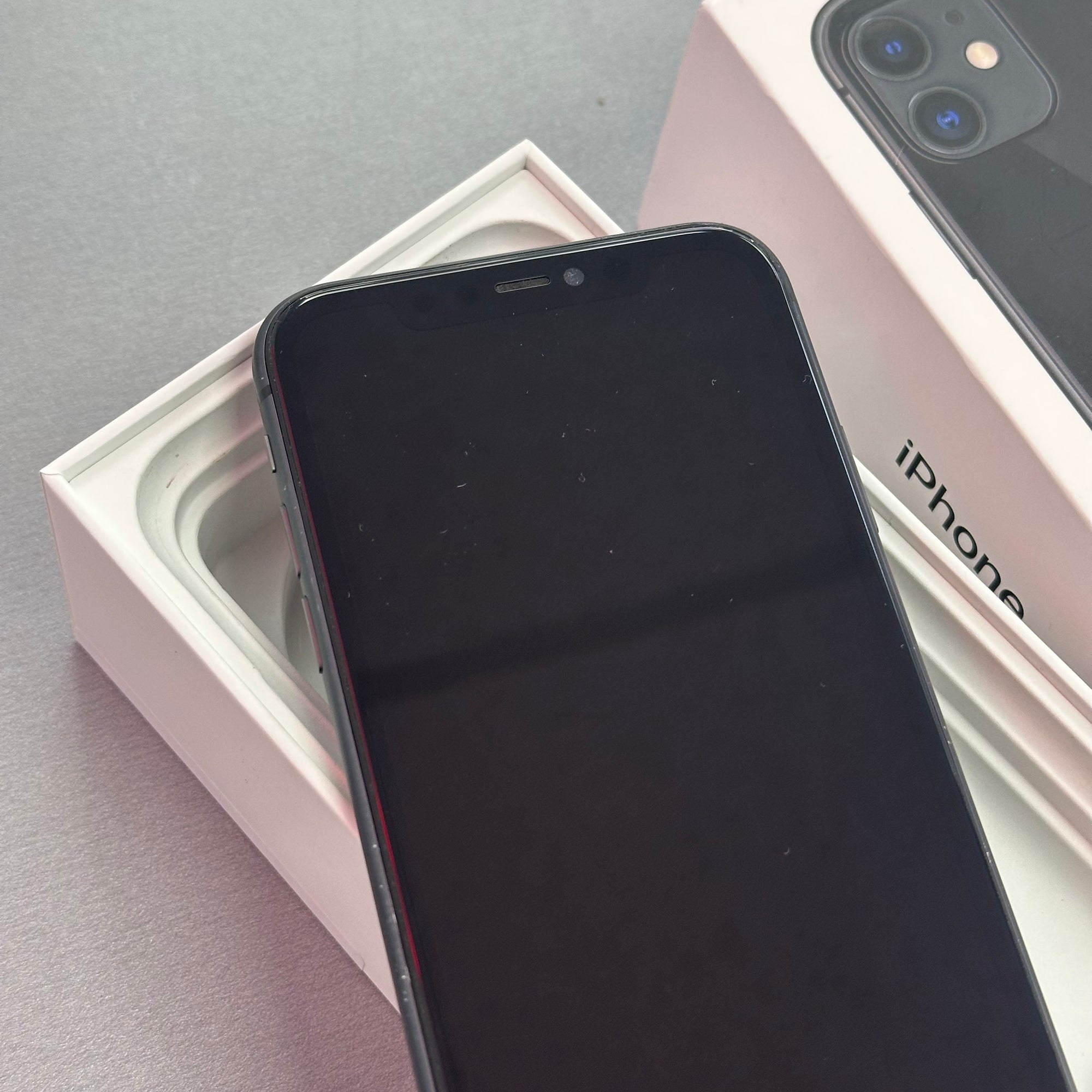 Apple iPhone 11 128GB Black - 100% Battery Health