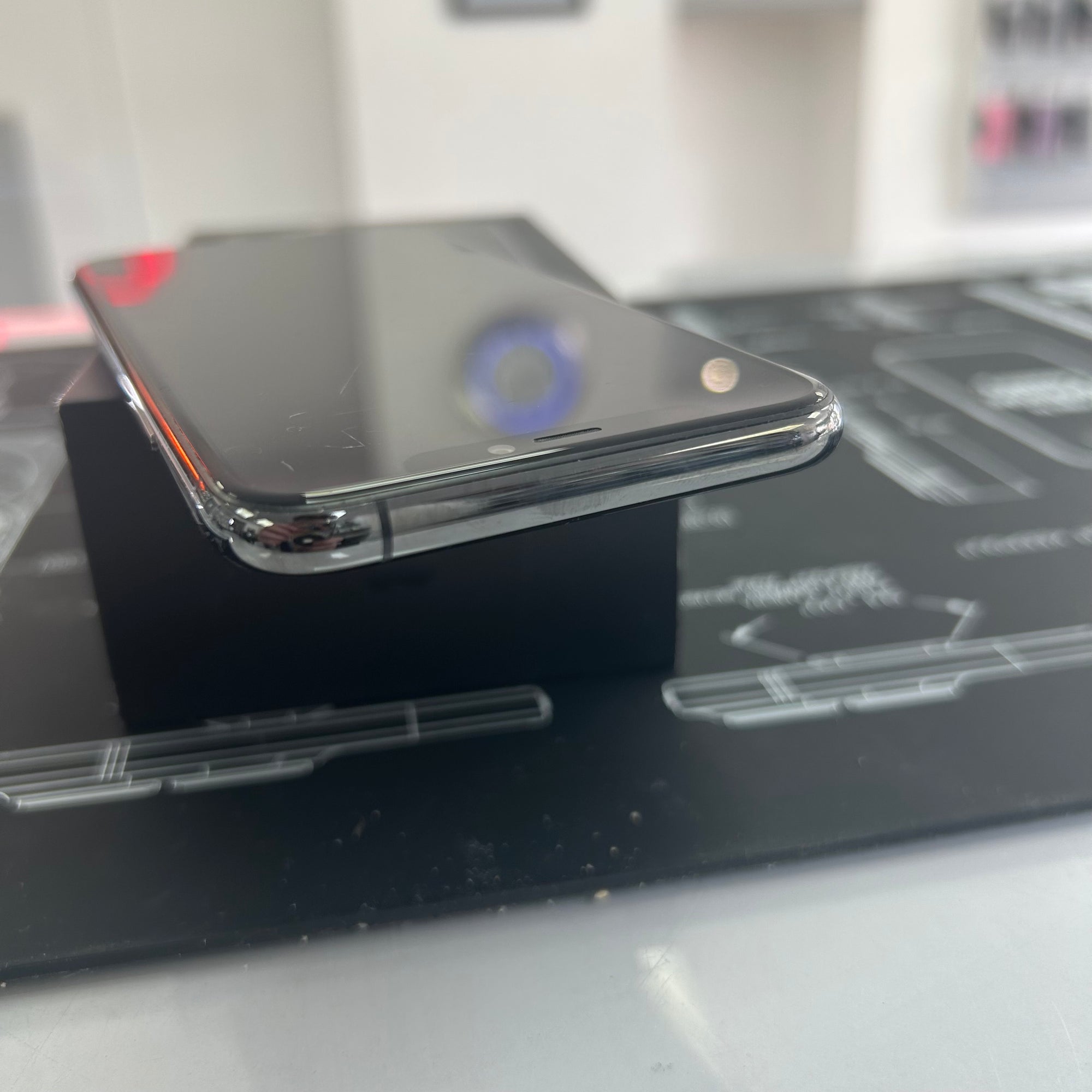 Apple iPhone 11 Pro Graphite  64GB -100% Battery Health