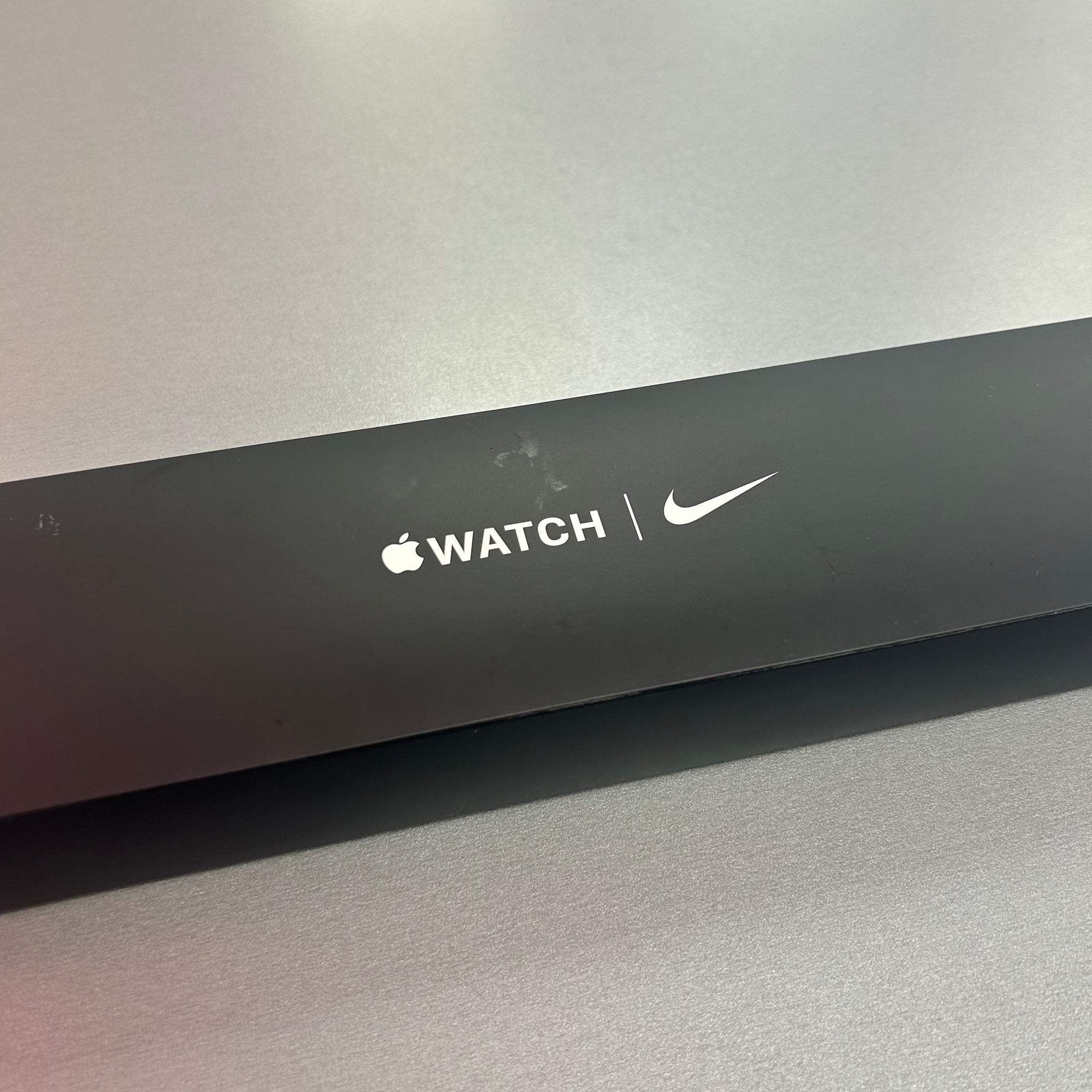 Apple Watch Nike Edition SE - 40mm Space Grey Aluminium